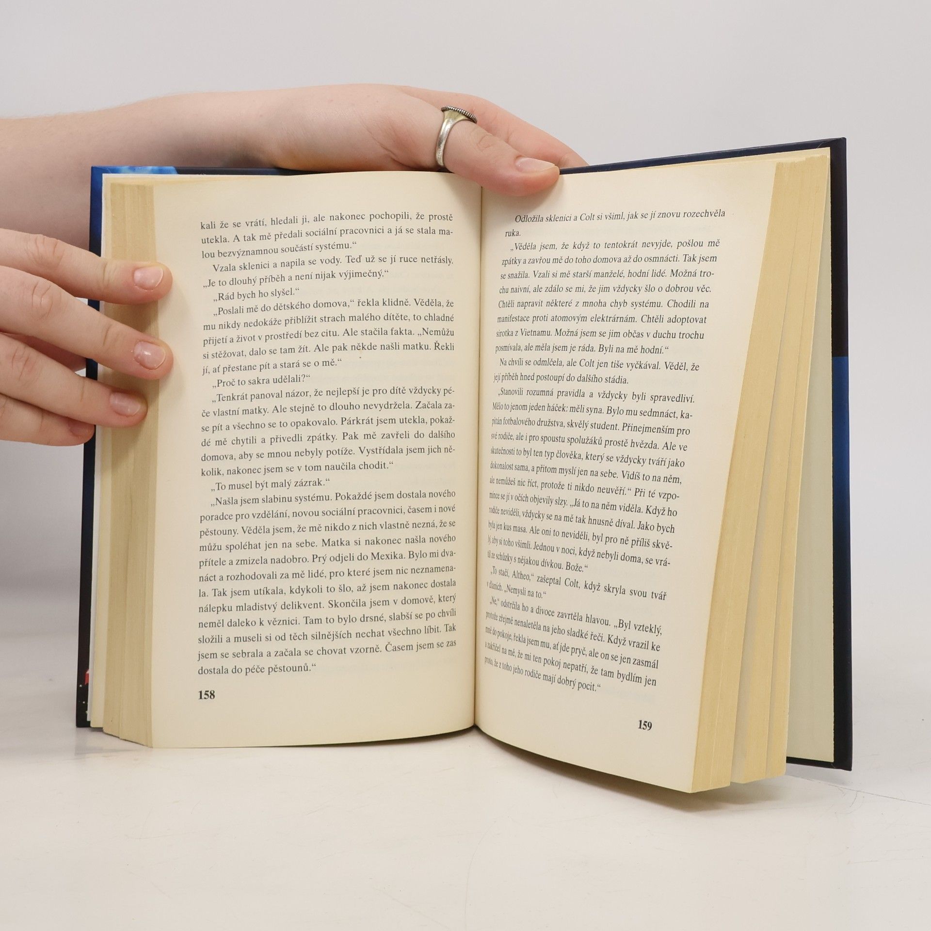 Nora Roberts Stopy ve tmě. Noční stín. Noční dým