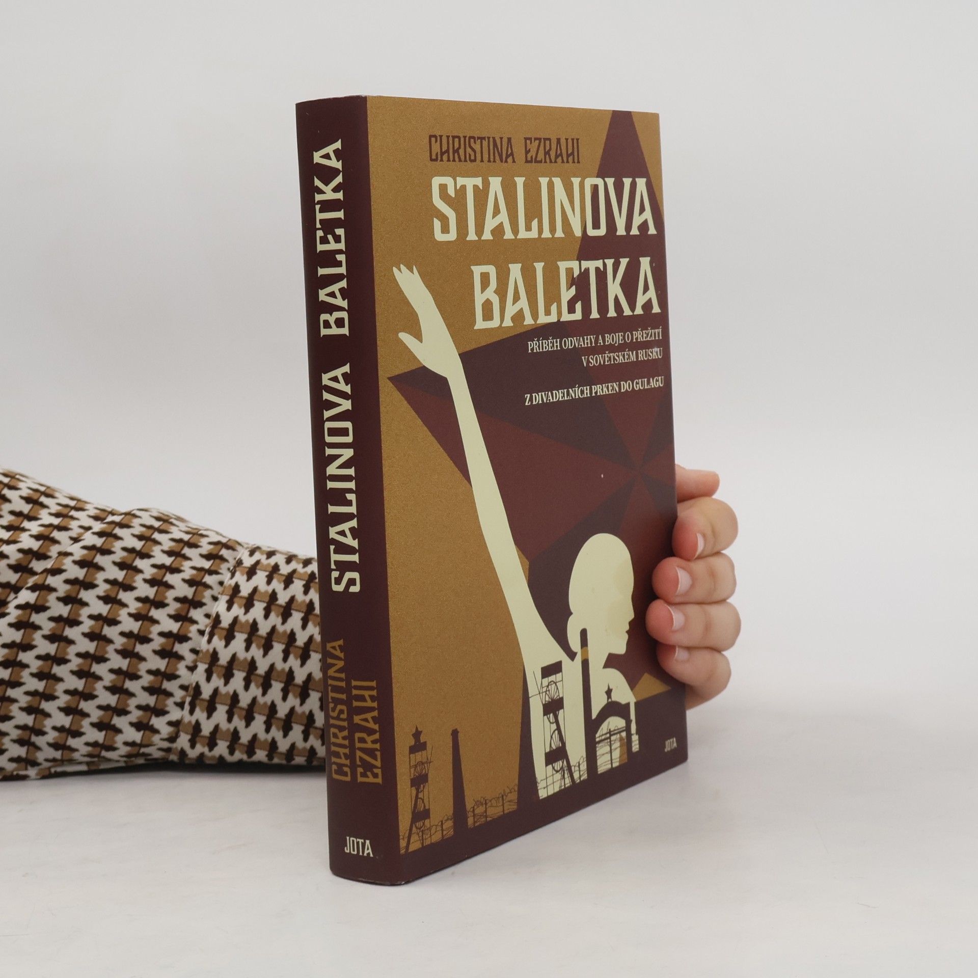 Christina Ezrahi Stalinova baletka