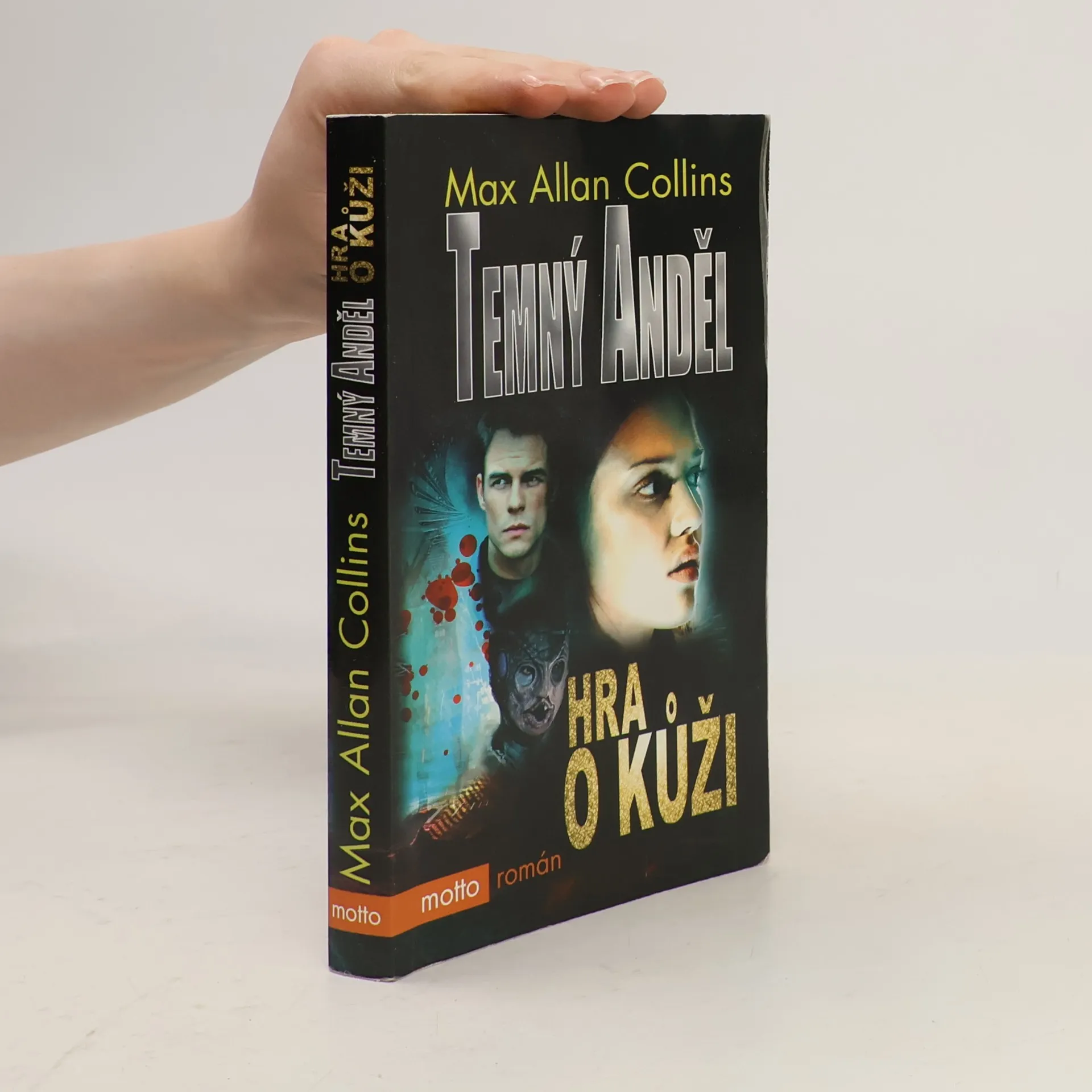 Max Allan Collins Temný anděl, Hra o kůži