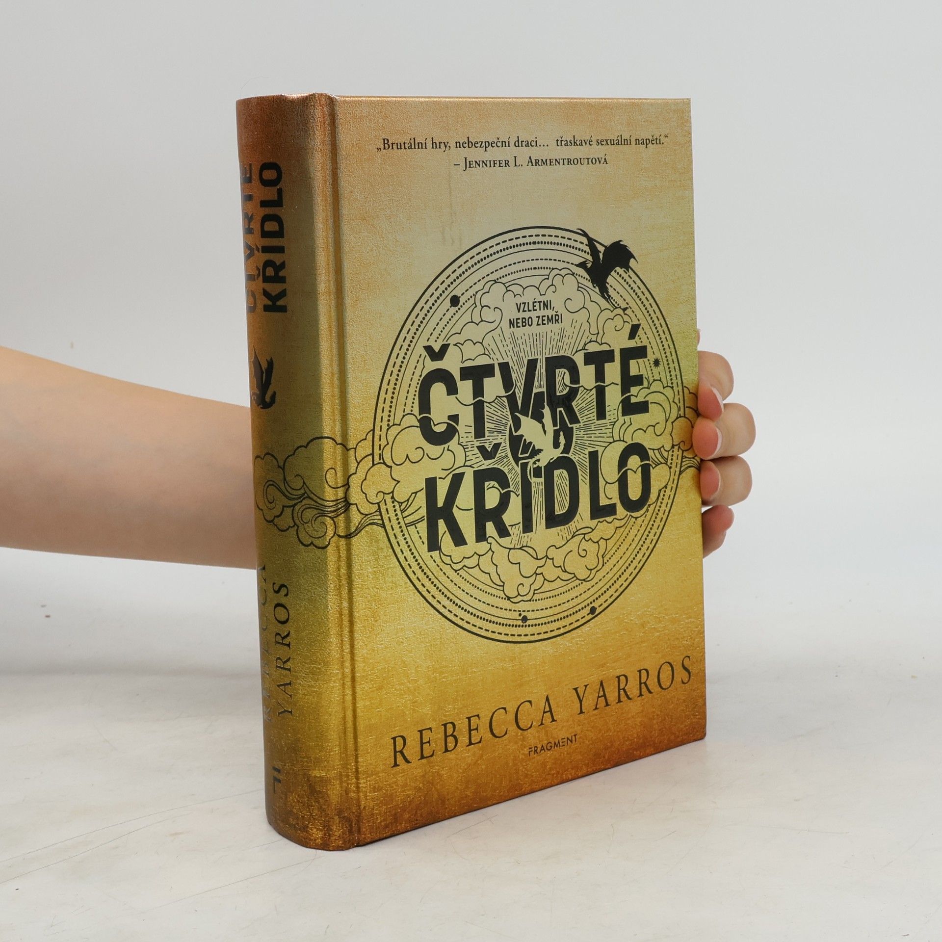 Rebecca Yarros Čtvrté křídlo
