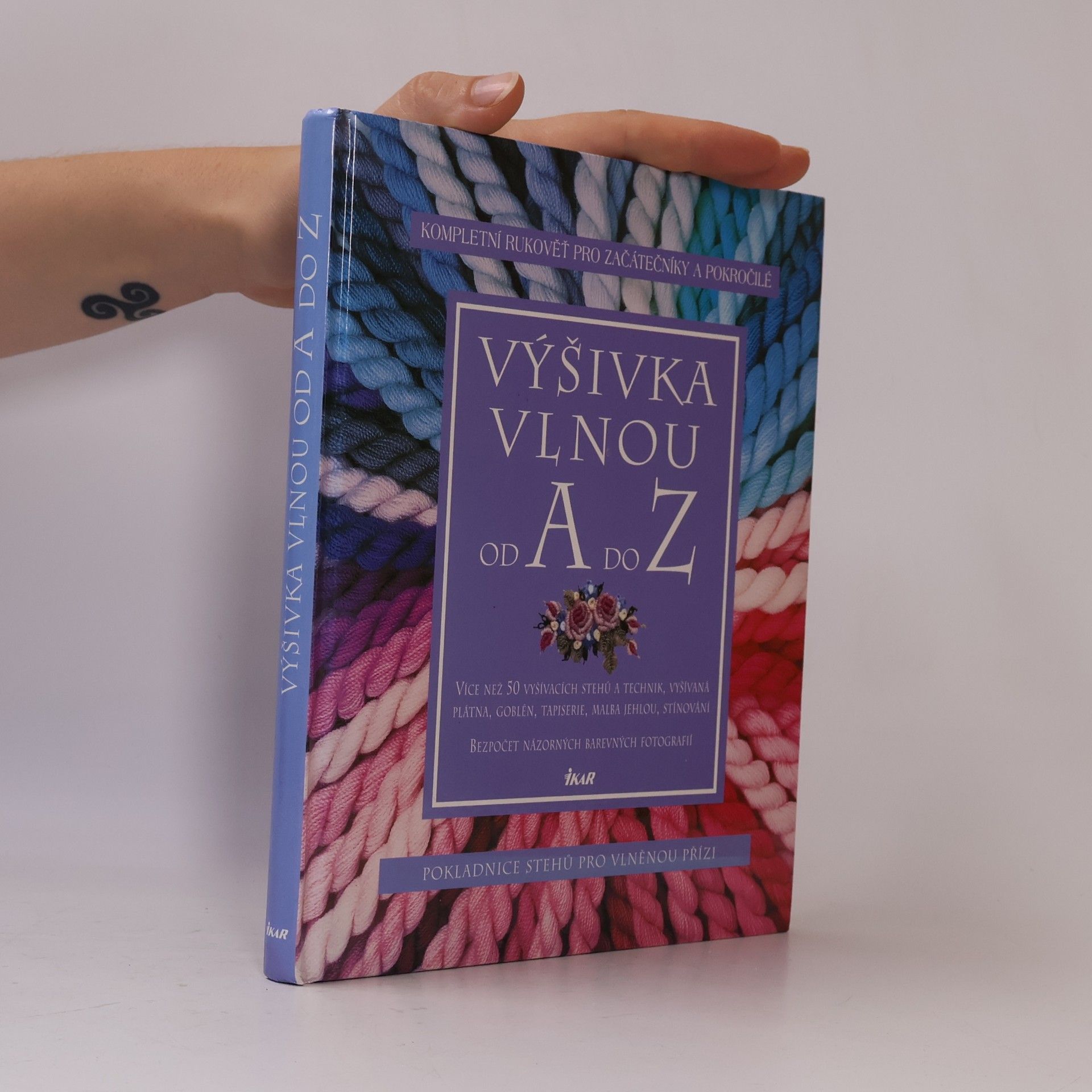 Kolektiv autorů Výšivka vlnou od A do Z