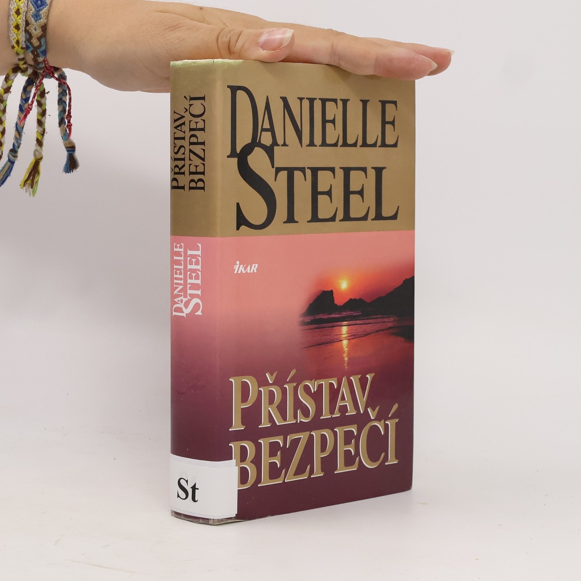 Danielle Steel Přístav bezpečí