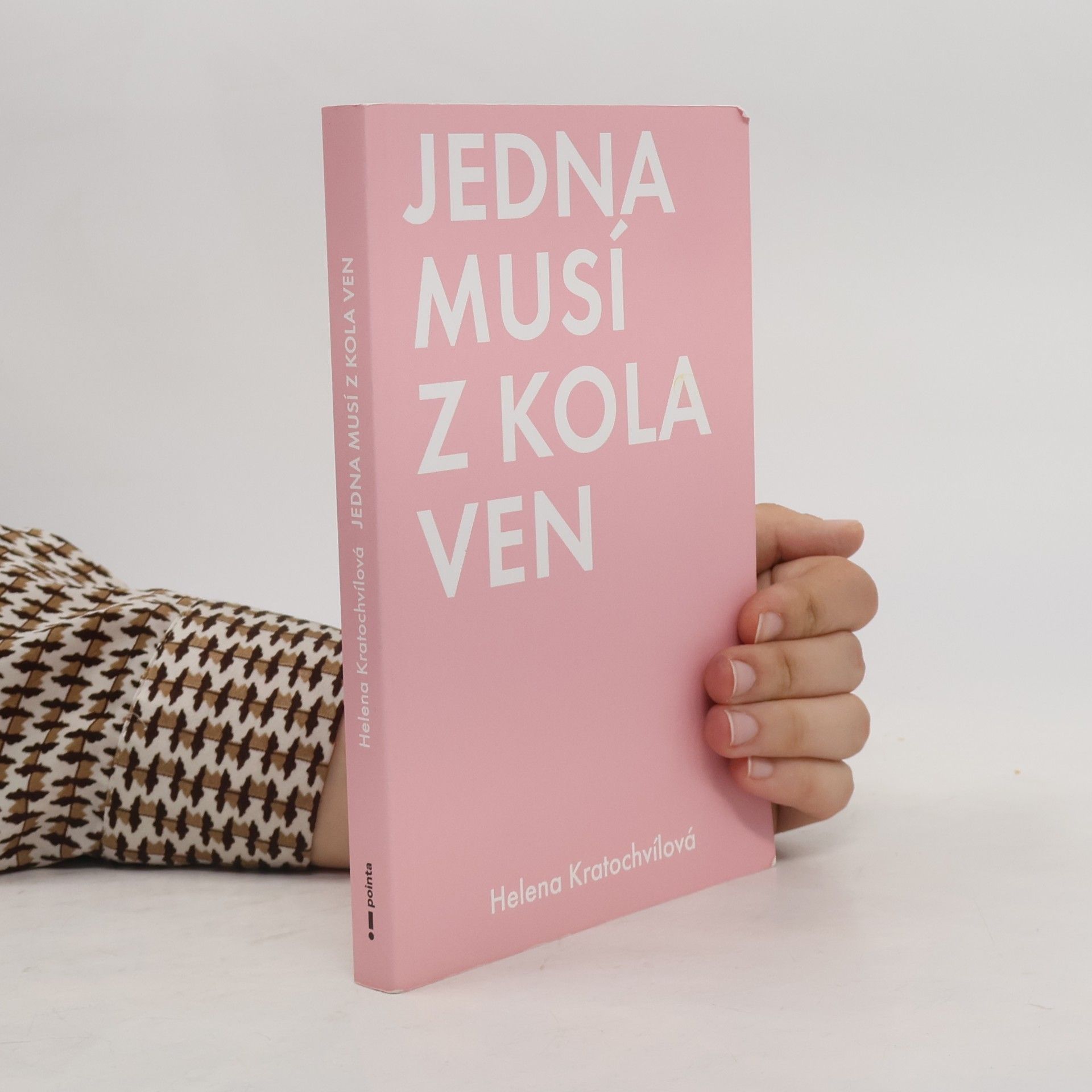 Helena Kratochvílová Jedna musí z kola ven