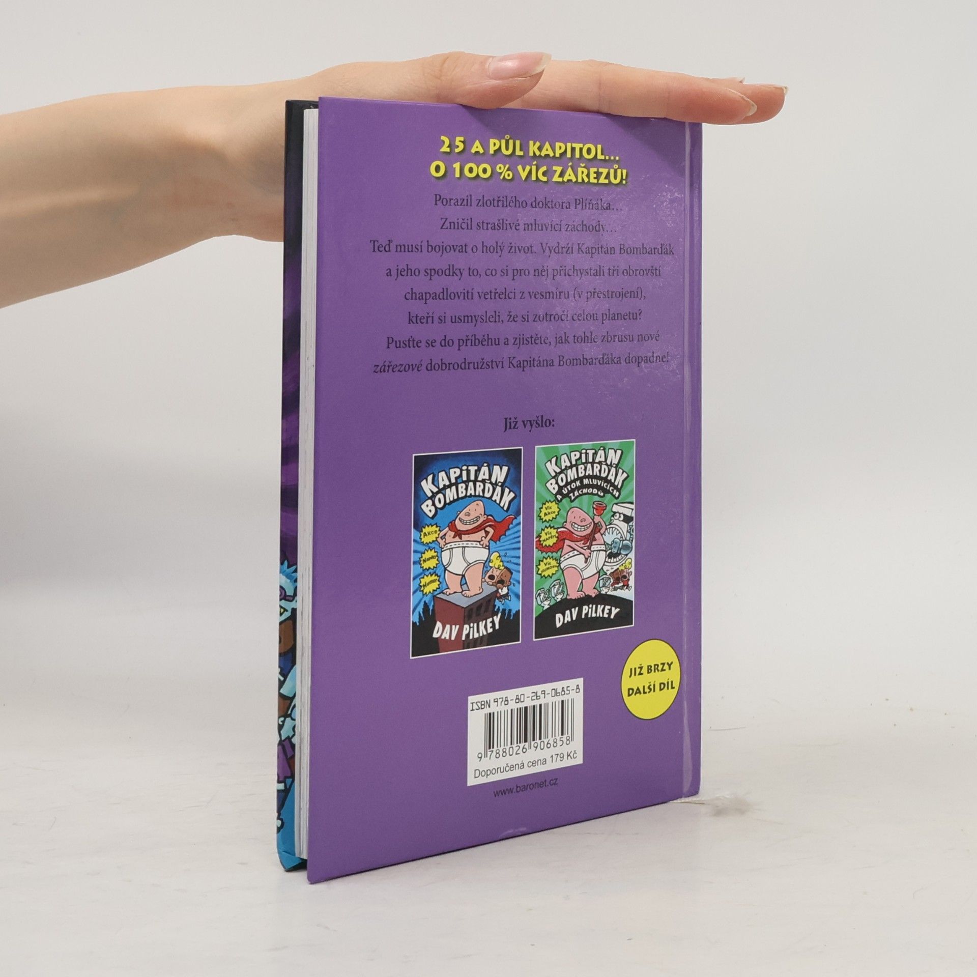 Dav Pilkey Kapitán Bombarďák a invaze neuvěřitelně zlých mimozemských kuchařek (a následný útok úplně stejně zlých nemrtvých šprtů)