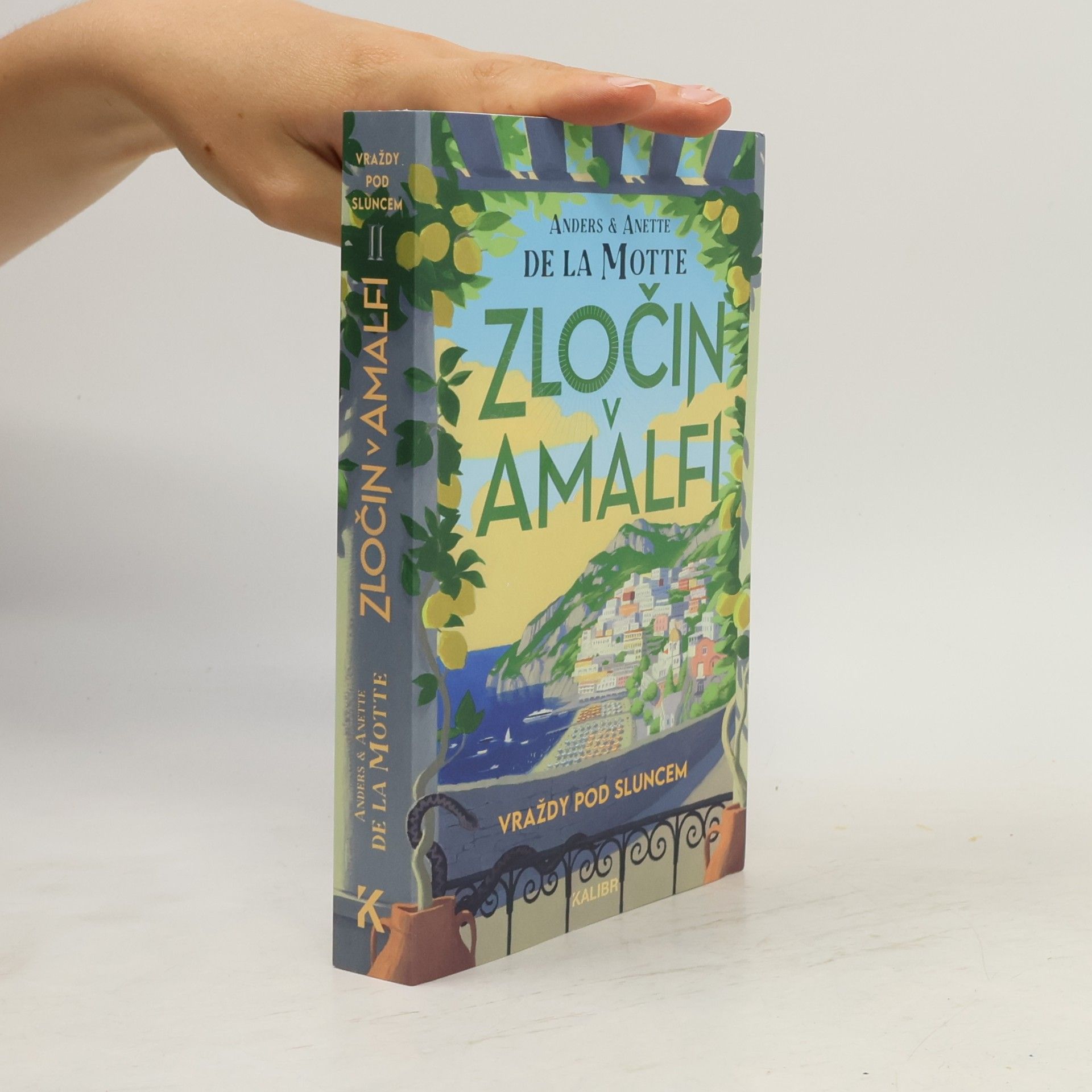 Anette De la Motte Vraždy pod sluncem II: Zločin v Amalfi