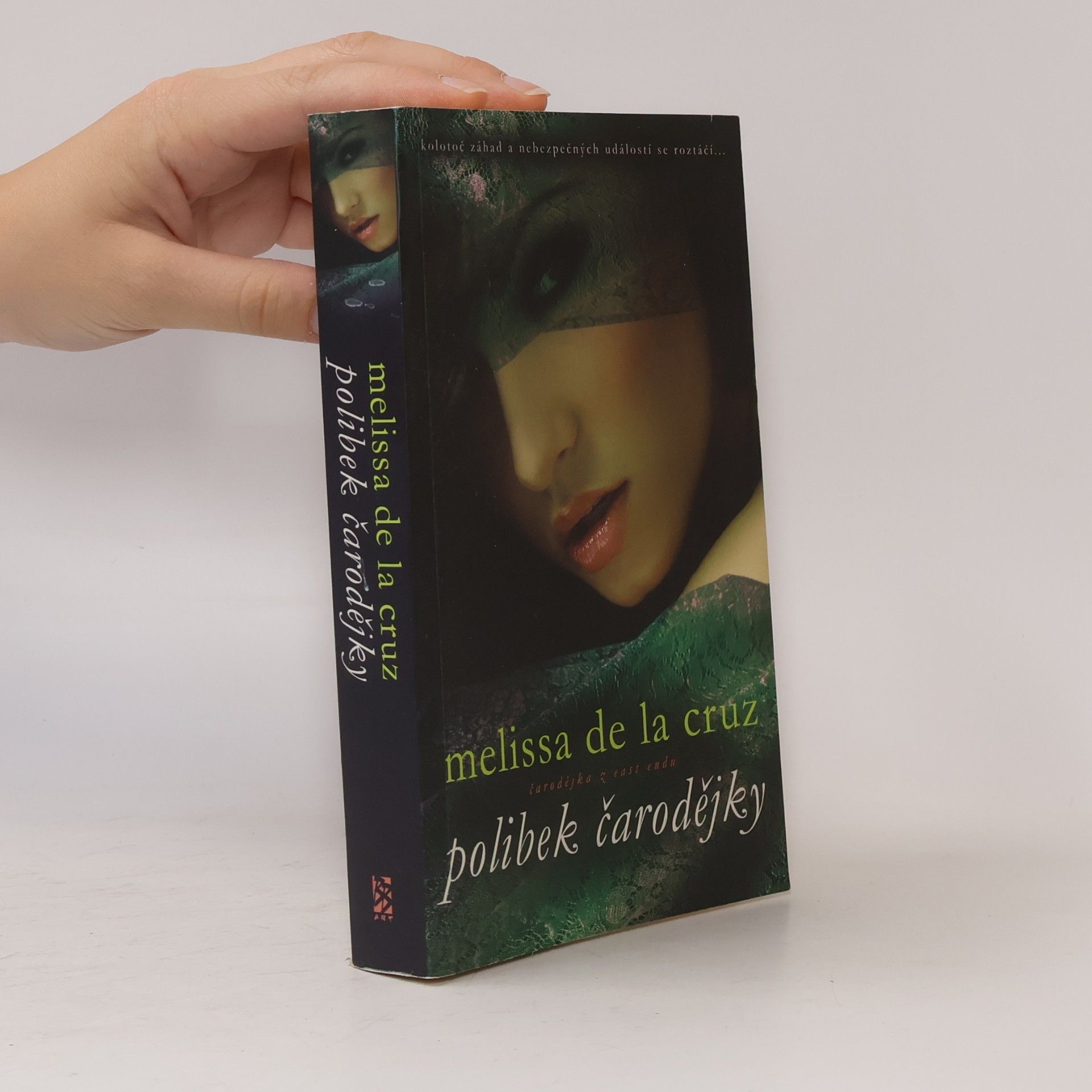 Melissa de la Cruz Polibek čarodějky : čarodějky z East Endu 2