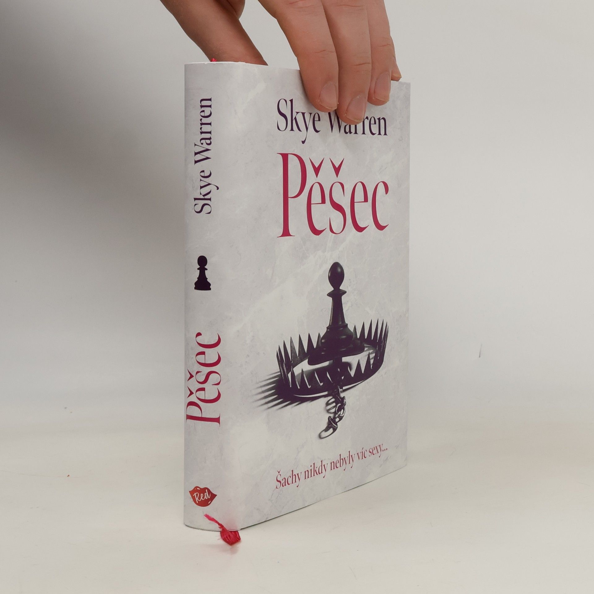 Skye Warren Pěšec