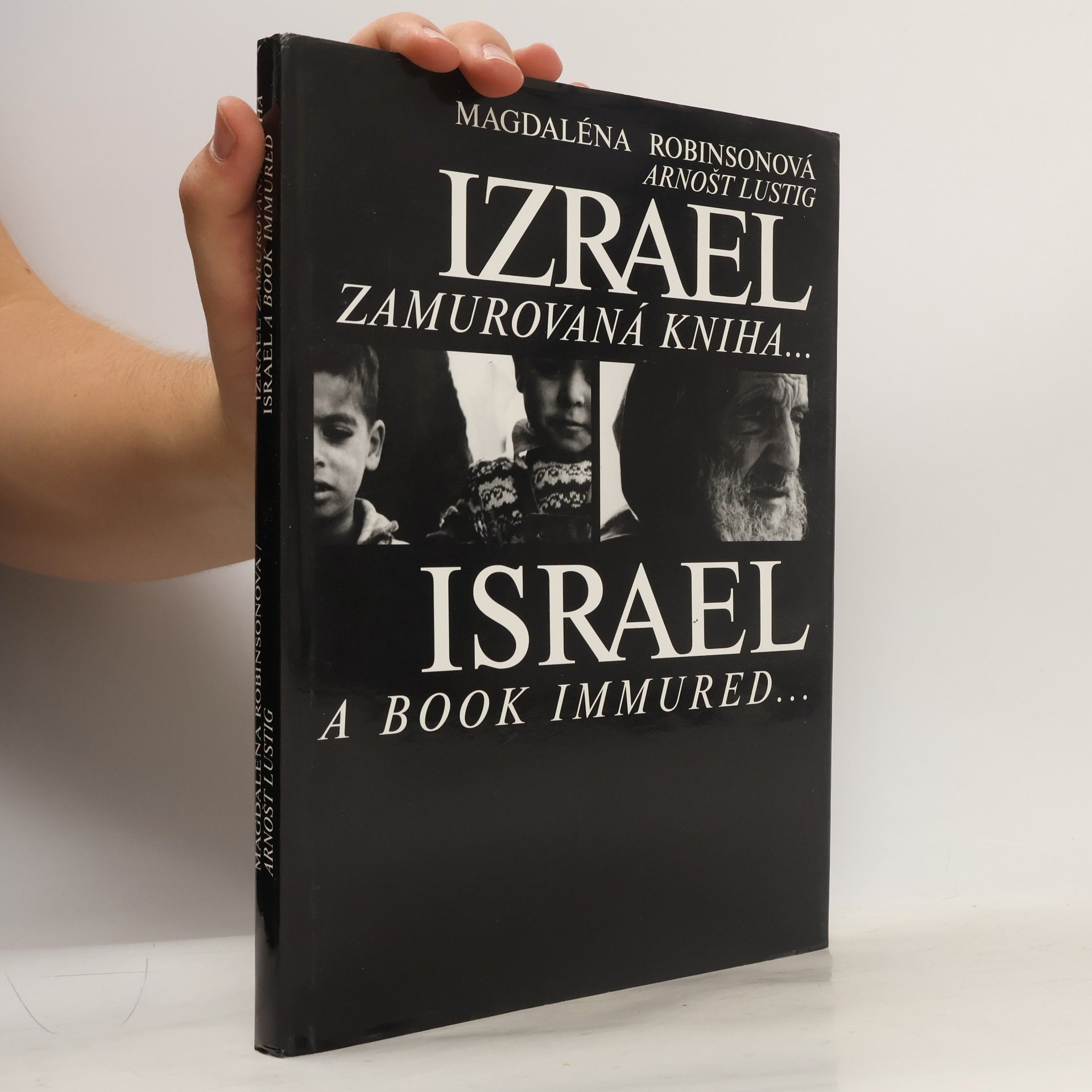 Magdaléna Robinson Izrael - zamurovaná kniha, Israel A Book Immured