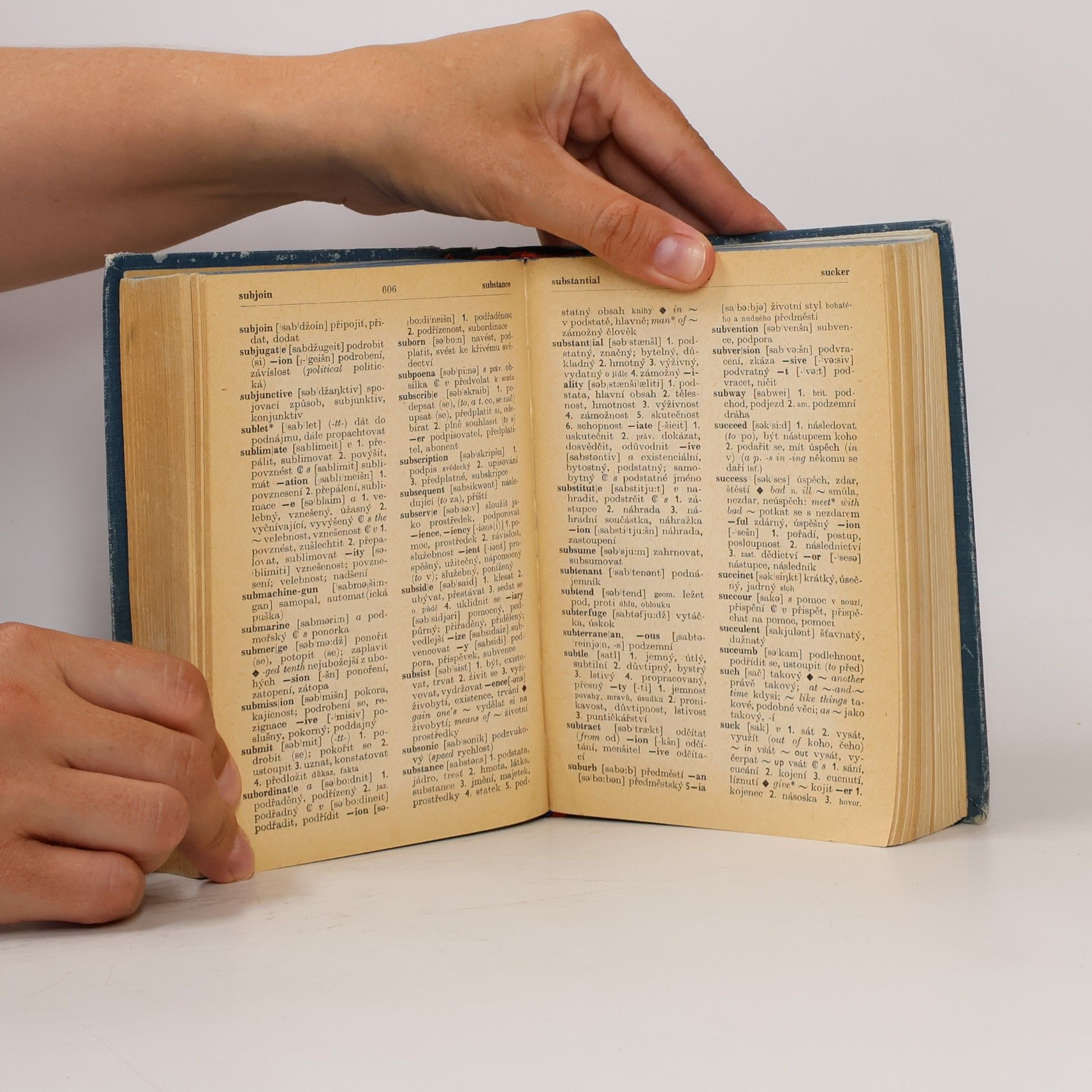 Various authors Anglicko-český technický slovník. English-Czech Technical Dictionary.