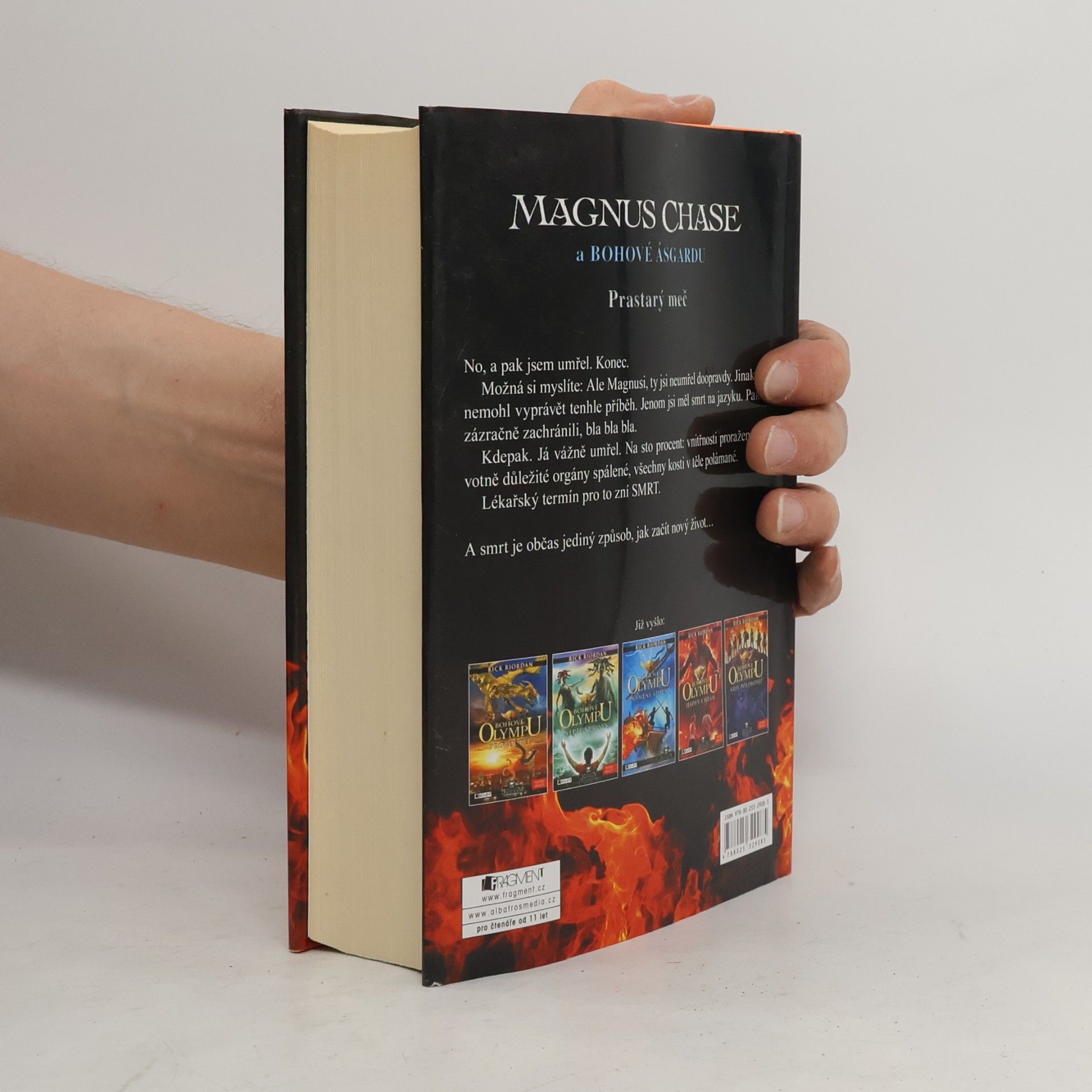Rick Riordan Magnus Chase a bohové Ásgardu. Prastarý meč