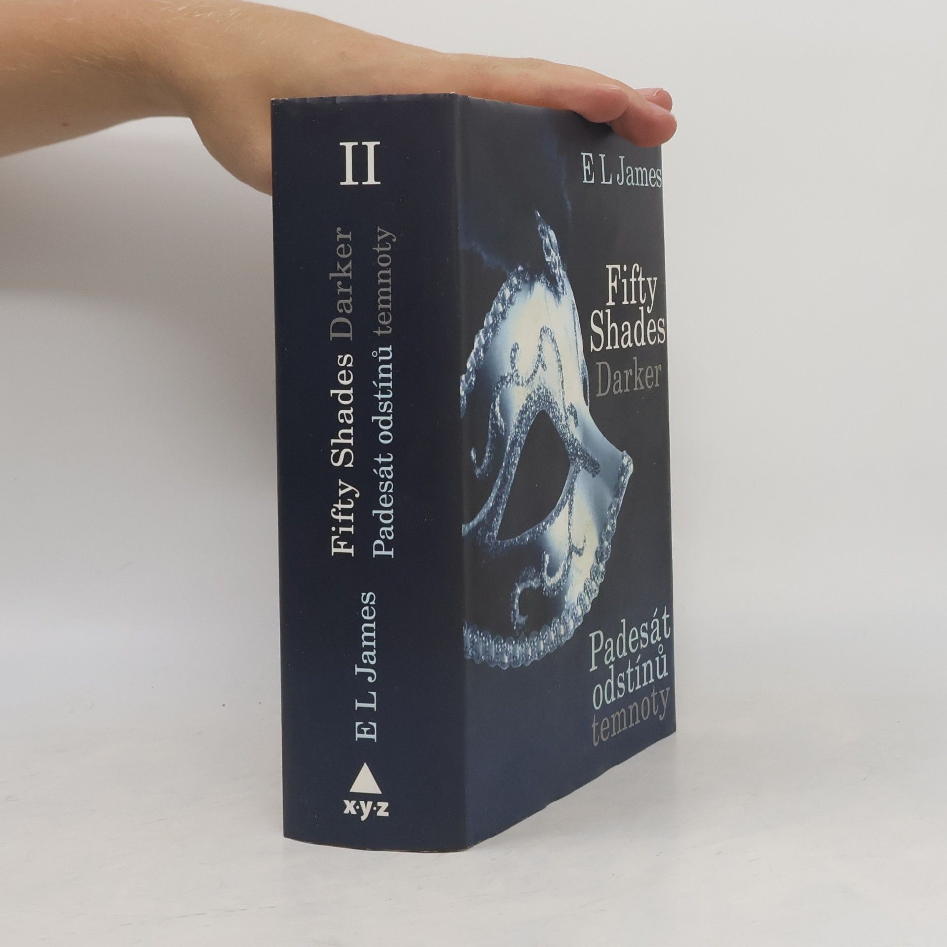 E. L. James Padesát odstínů temnoty