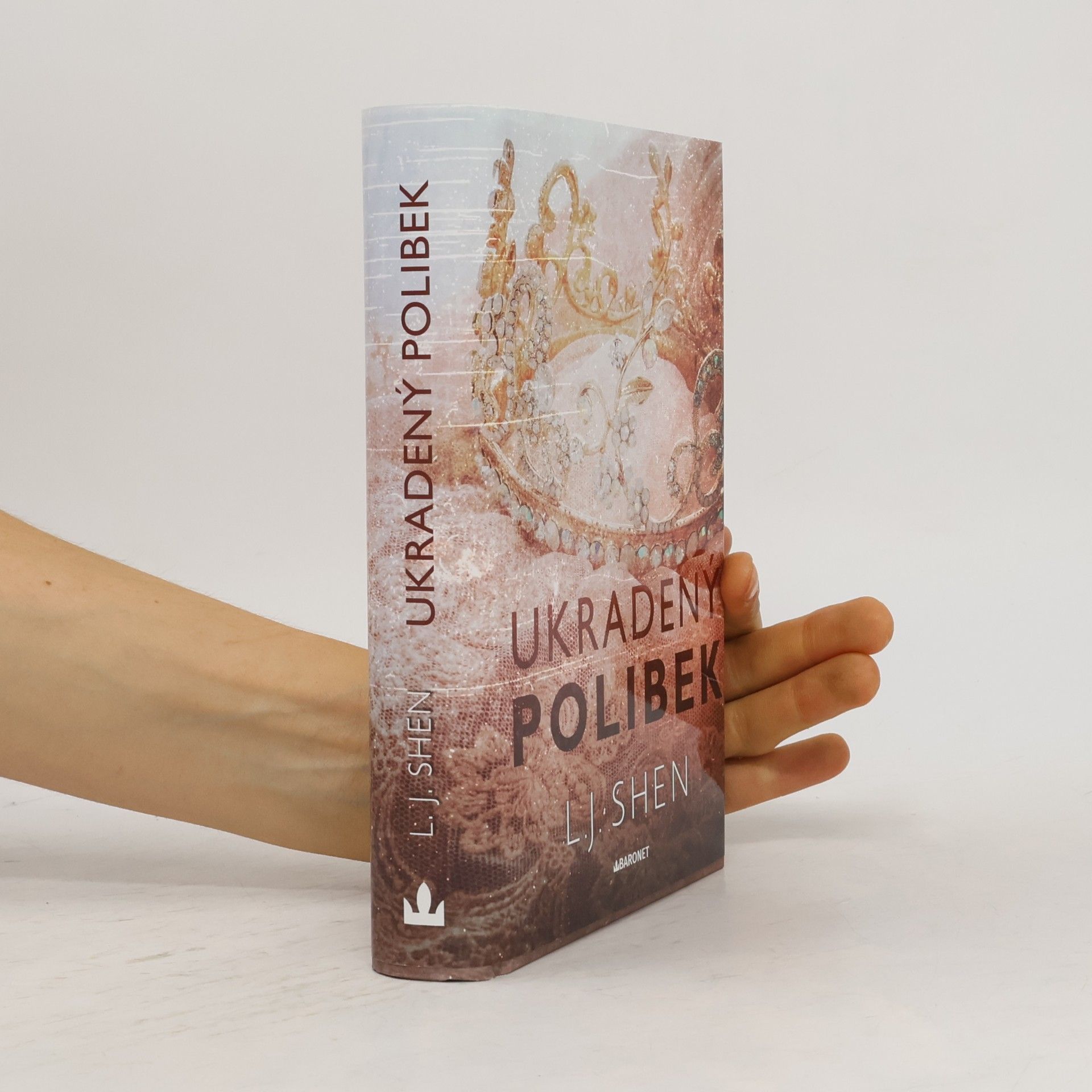 L. J. Shen Ukradený polibek