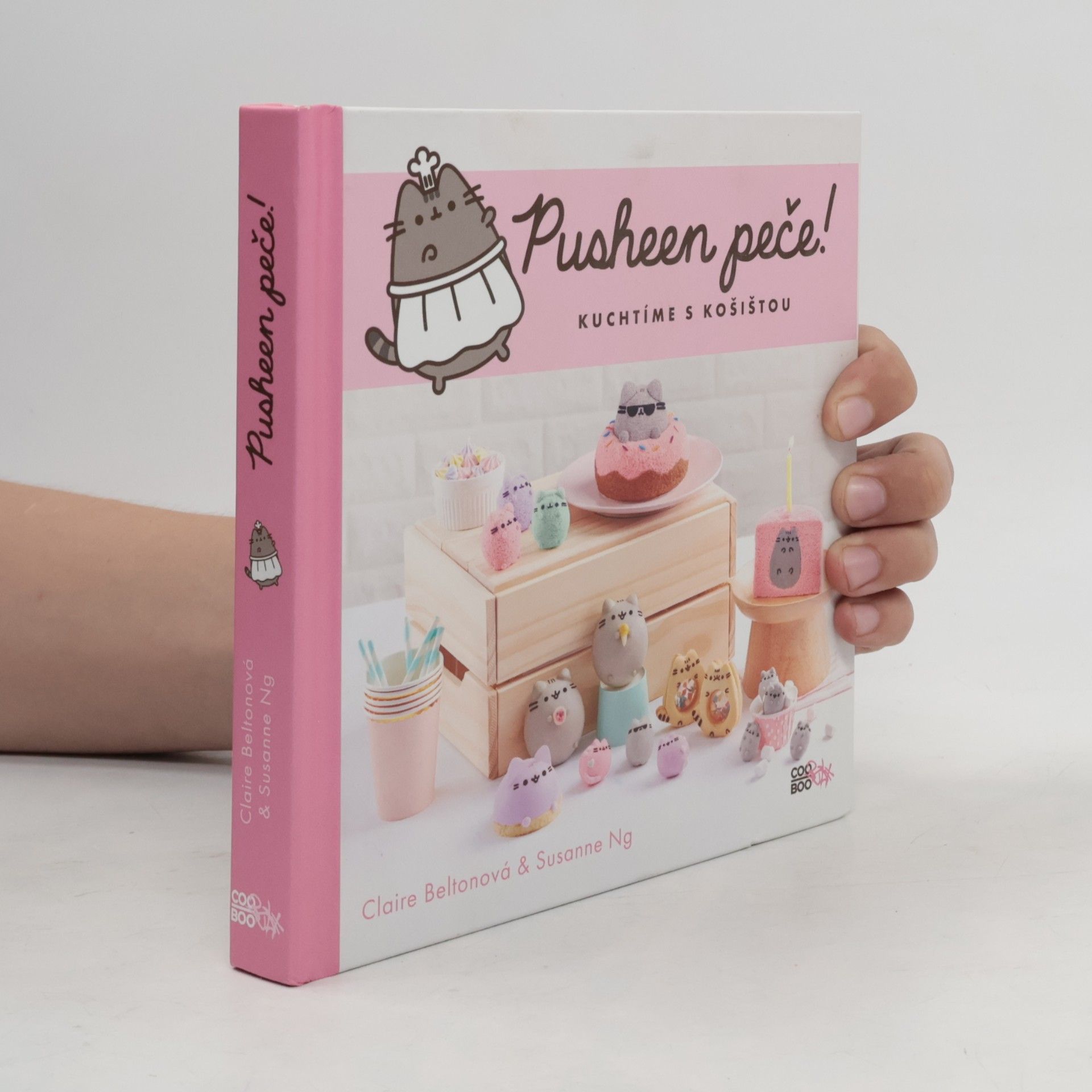 Susanne Ng Pusheen peče!