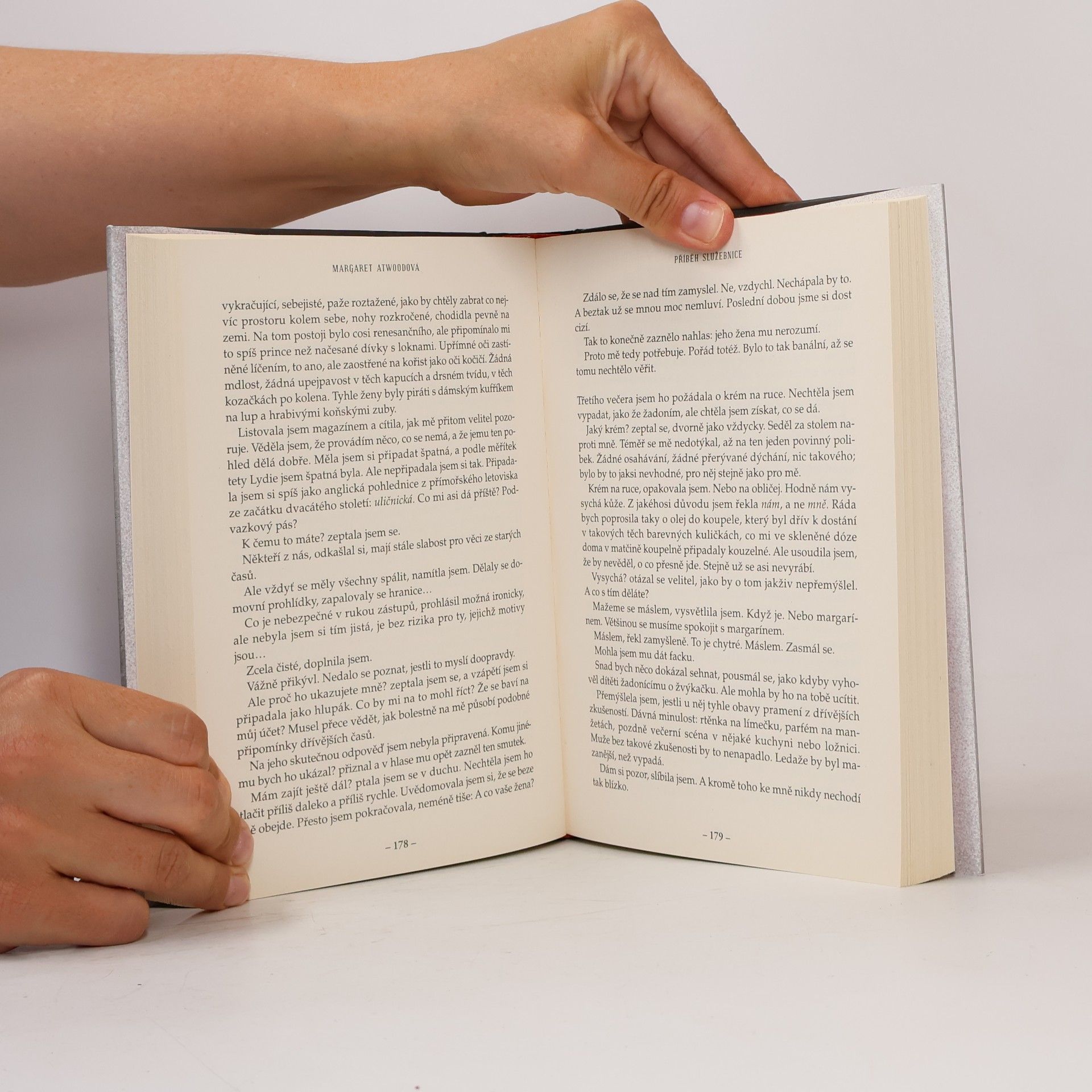 Margaret Atwood Příběh služebnice