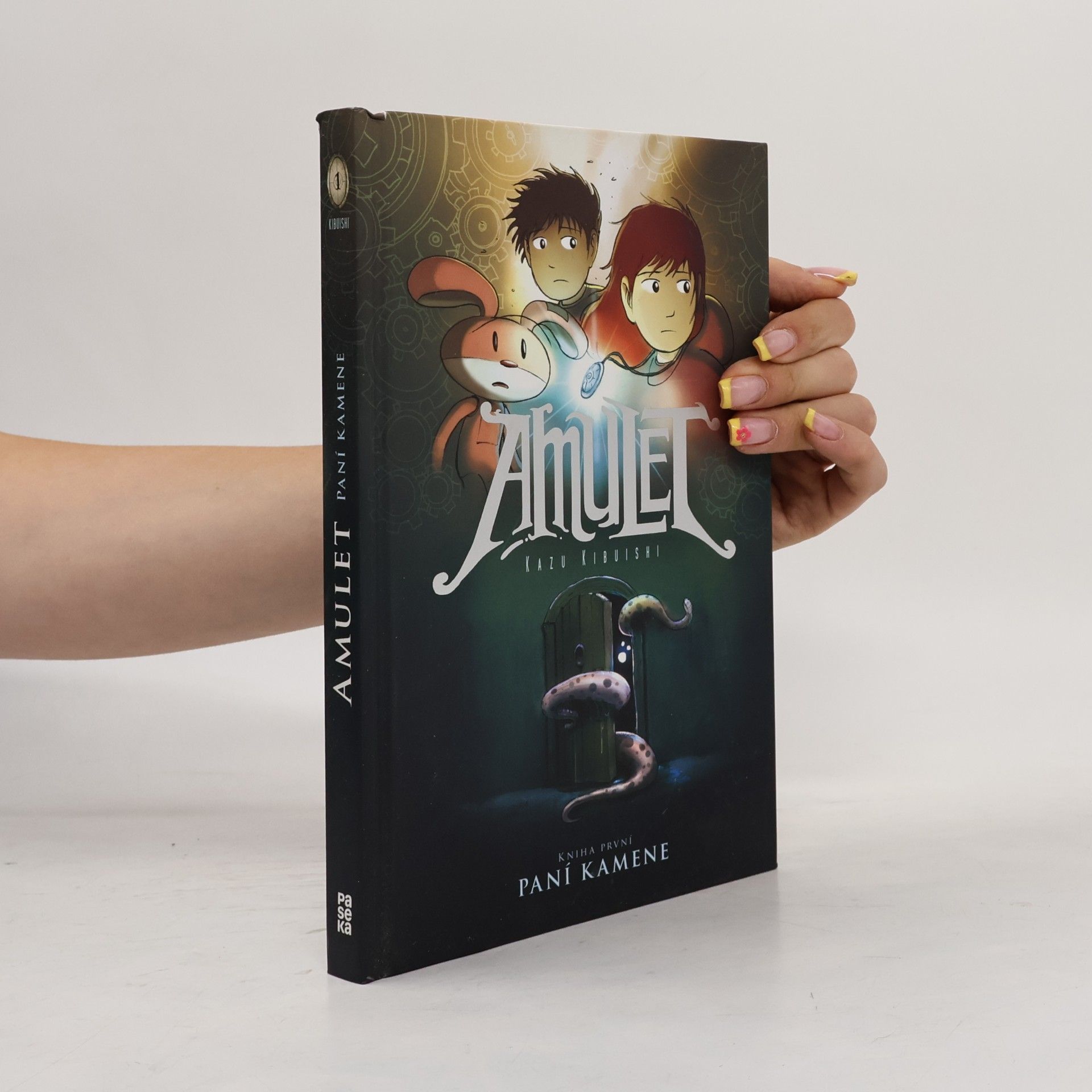 Kazu Kibuishi Paní kamene. Amulet. Kniha první