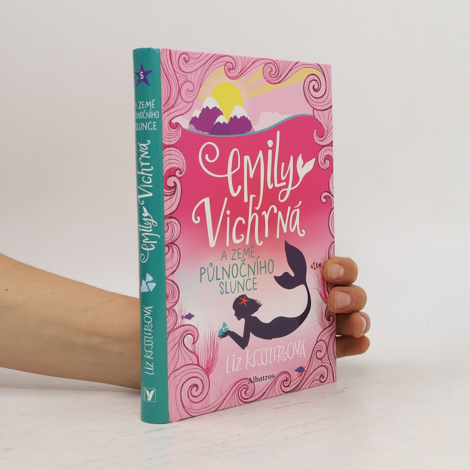 Liz Kessler Emily Vichrná a země půlnočního slunce