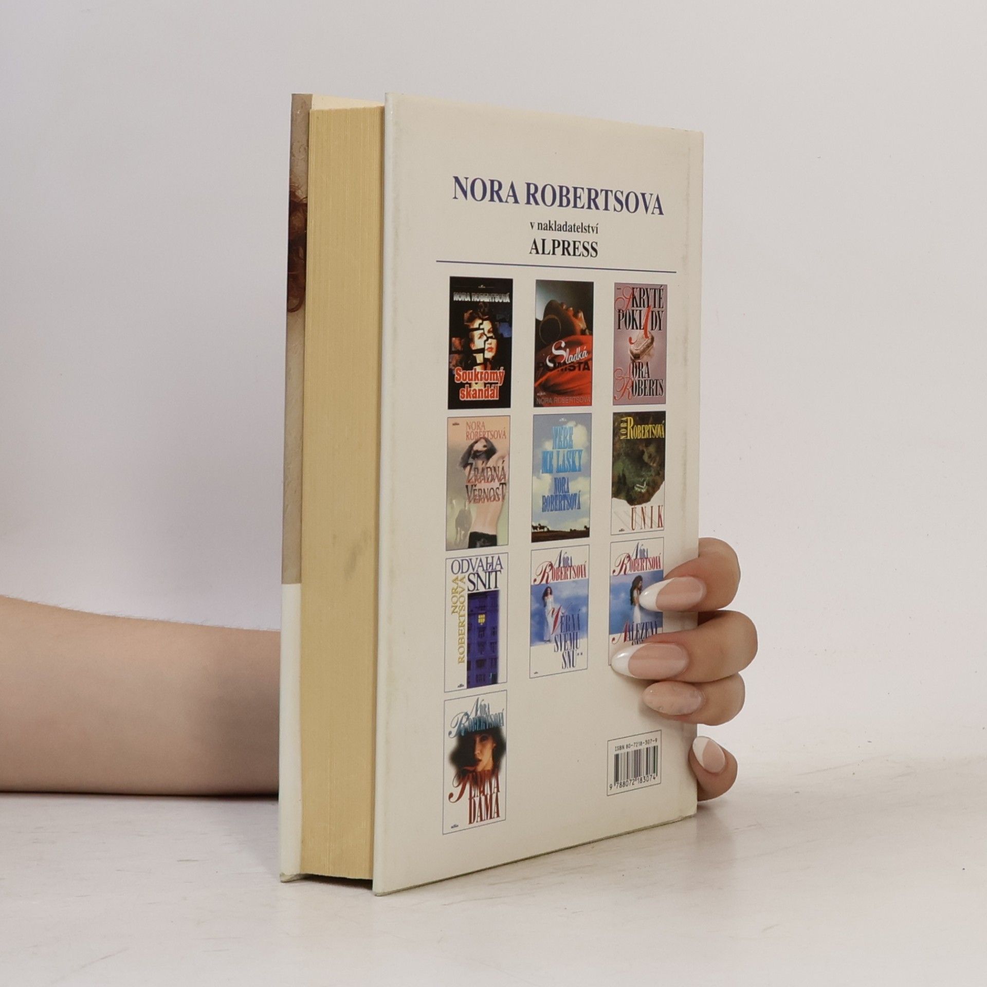Nora Roberts Veřejná tajemství