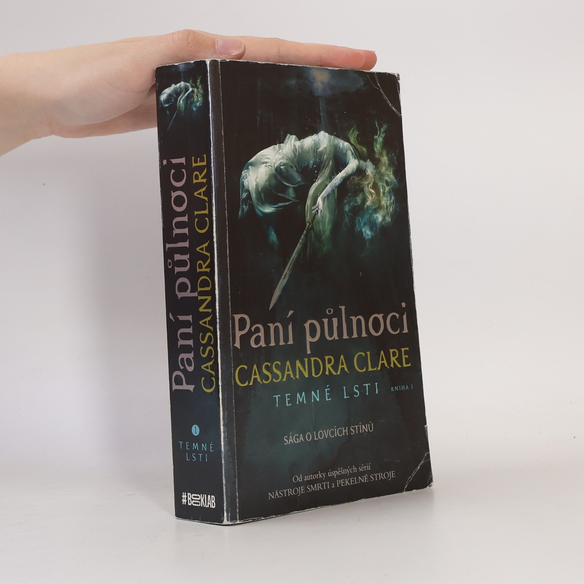 Cassandra Clare Temné lsti. Kniha první, Paní půlnoci