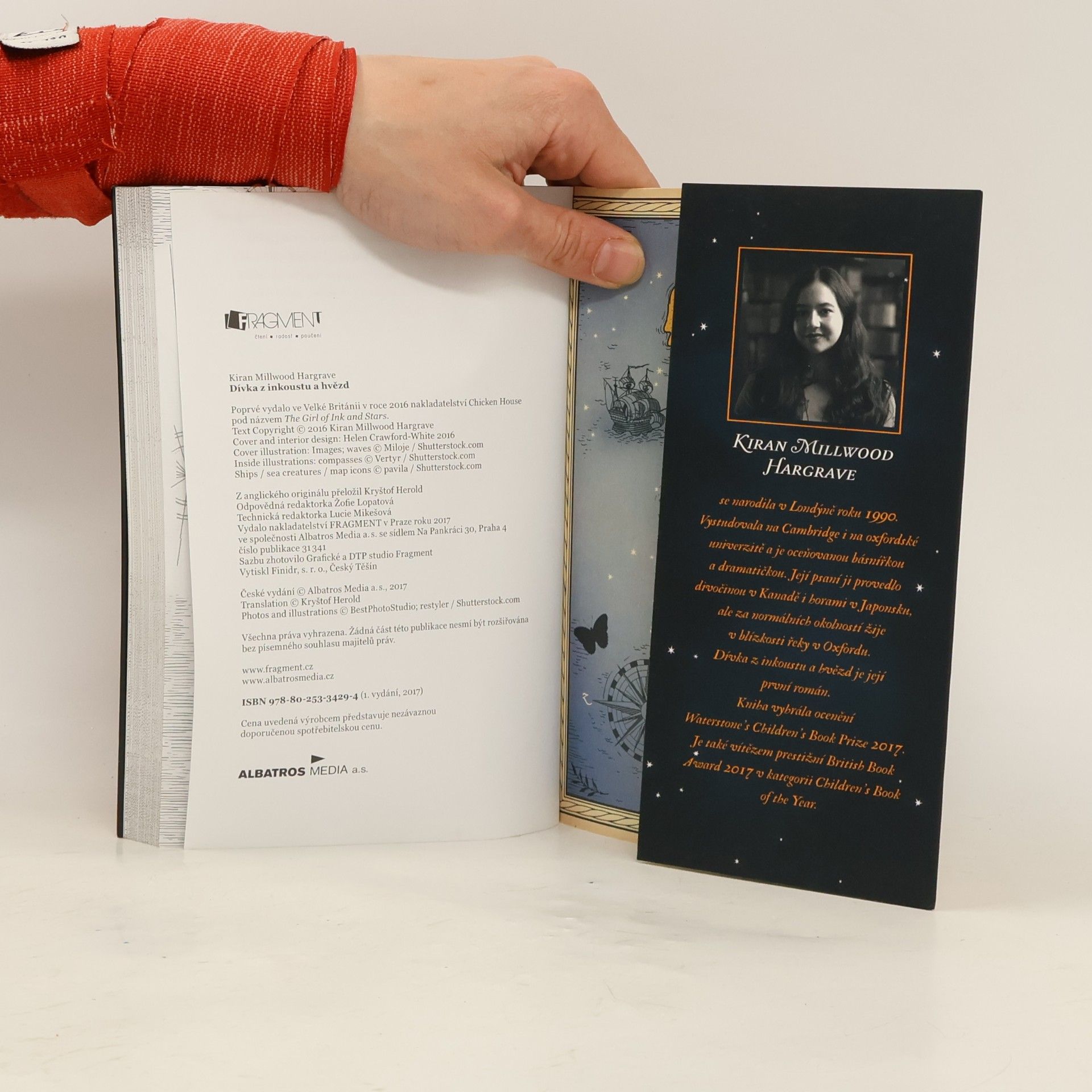 Kiran Millwood Hargrave Dívka z inkoustu a hvězd