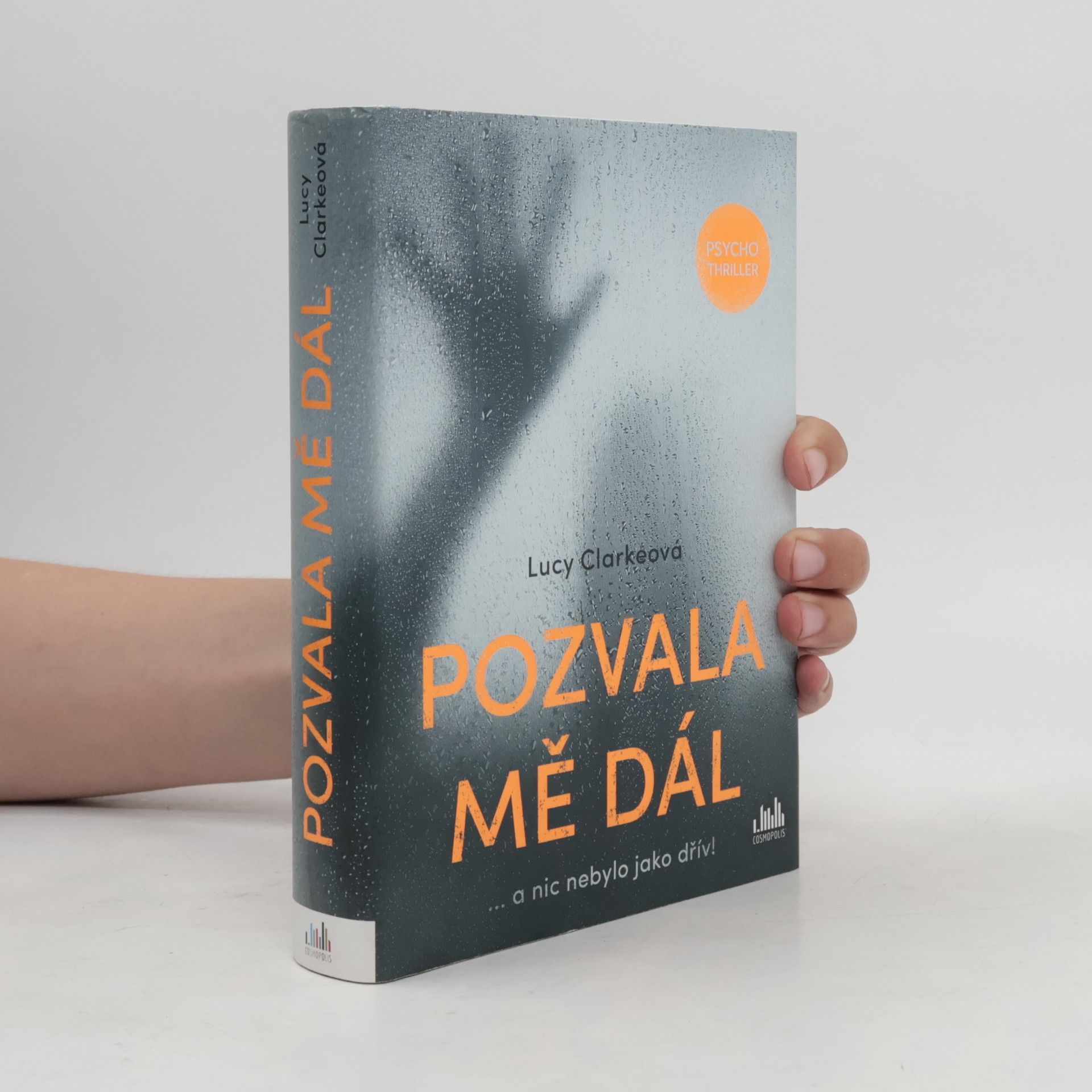 Lucy Clarke Pozvala mě dál