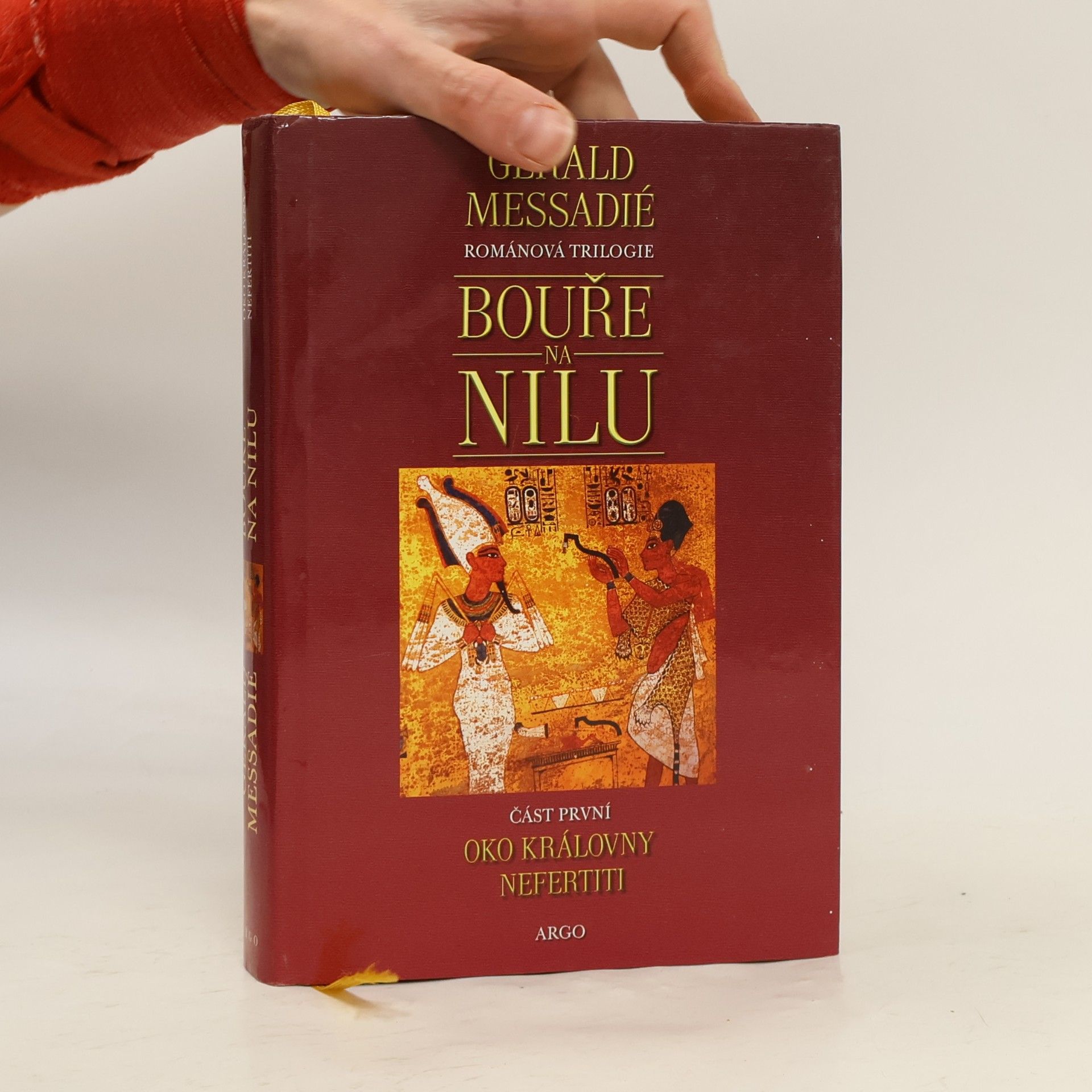 Bouře na Nilu. 1. díl, Oko královny Nefertiti