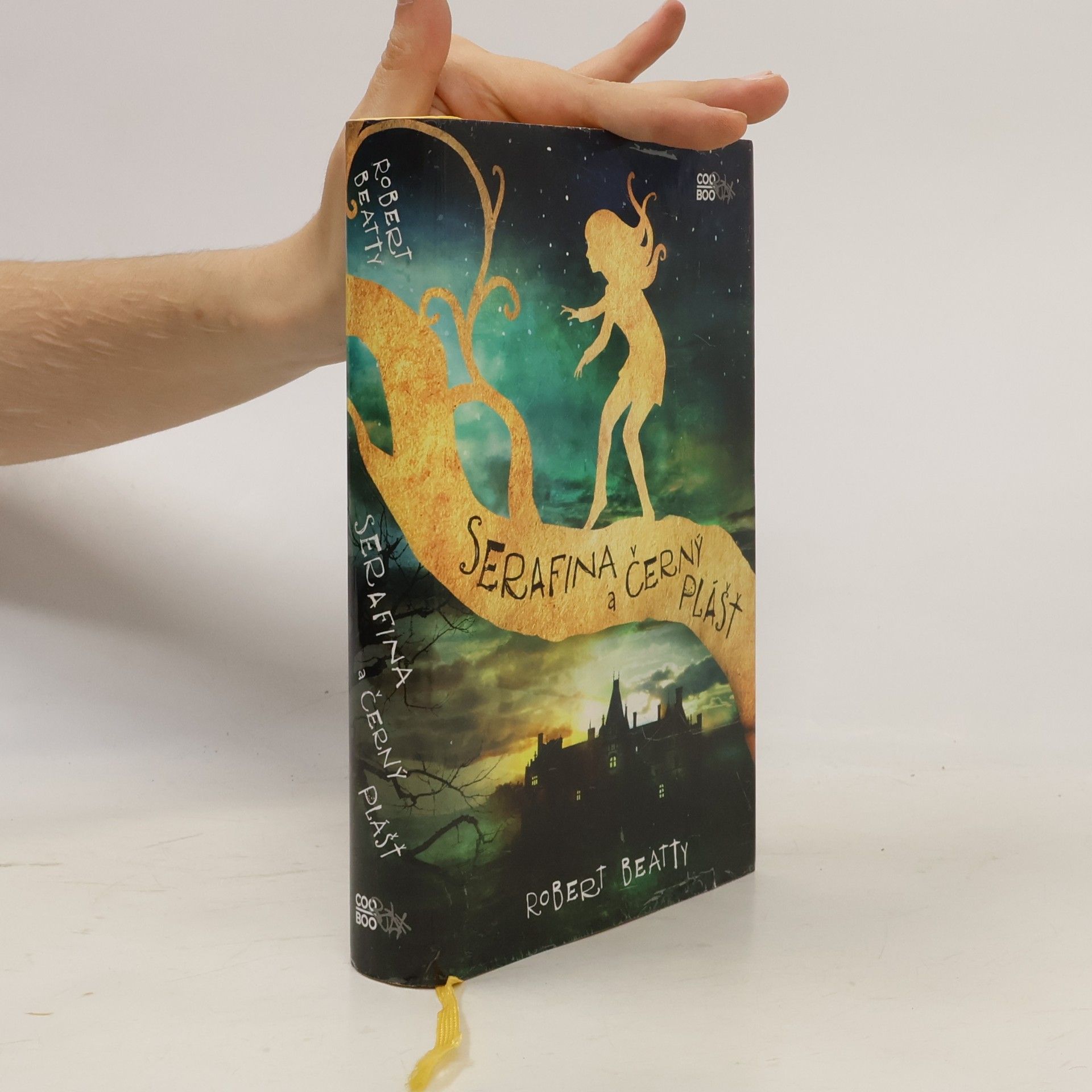 Robert Beatty Serafina a černý plášť