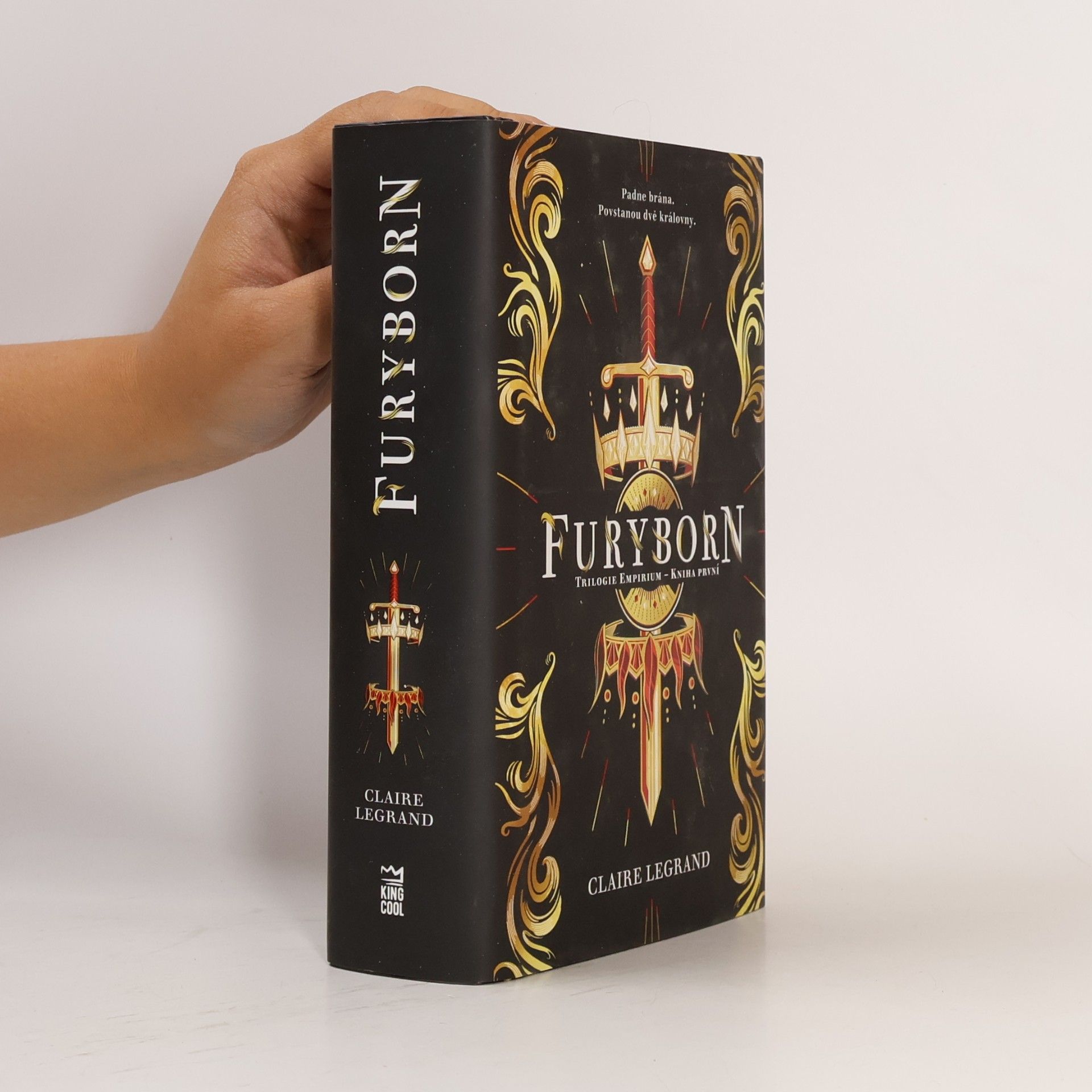 Claire Le Grand Furyborn. Trilogie Empirium - kniha první