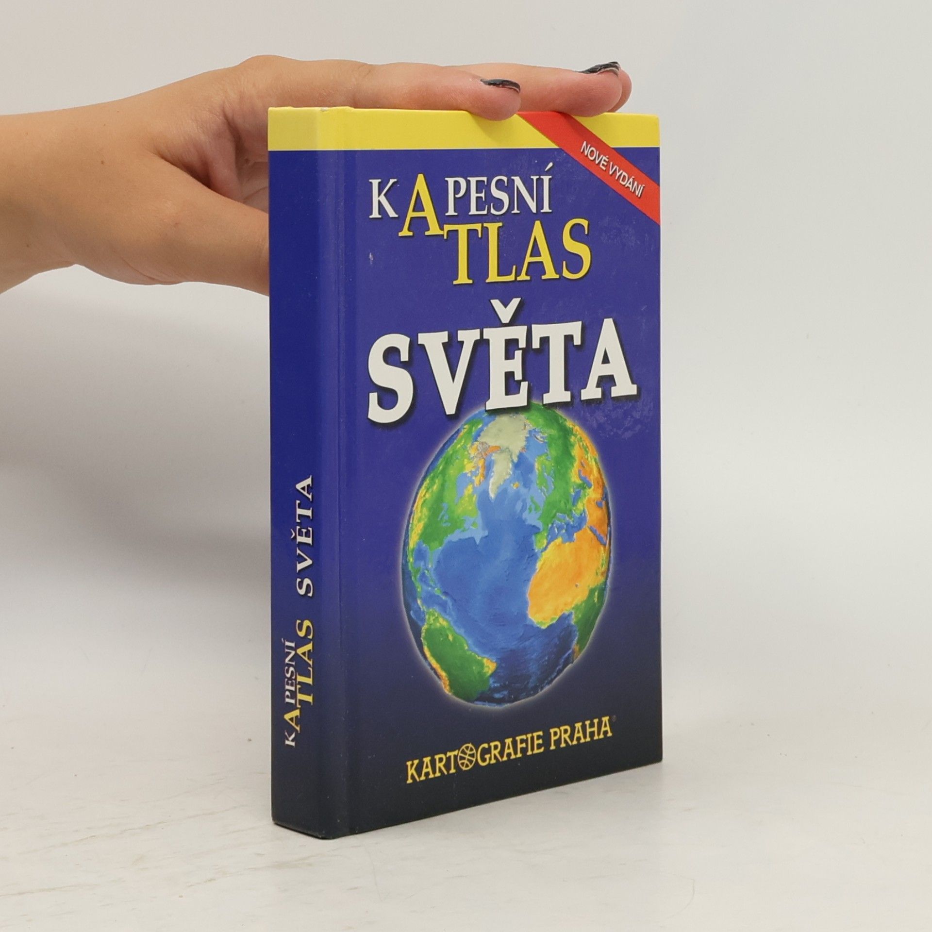 Autorenkollektiv Kapesní atlas světa