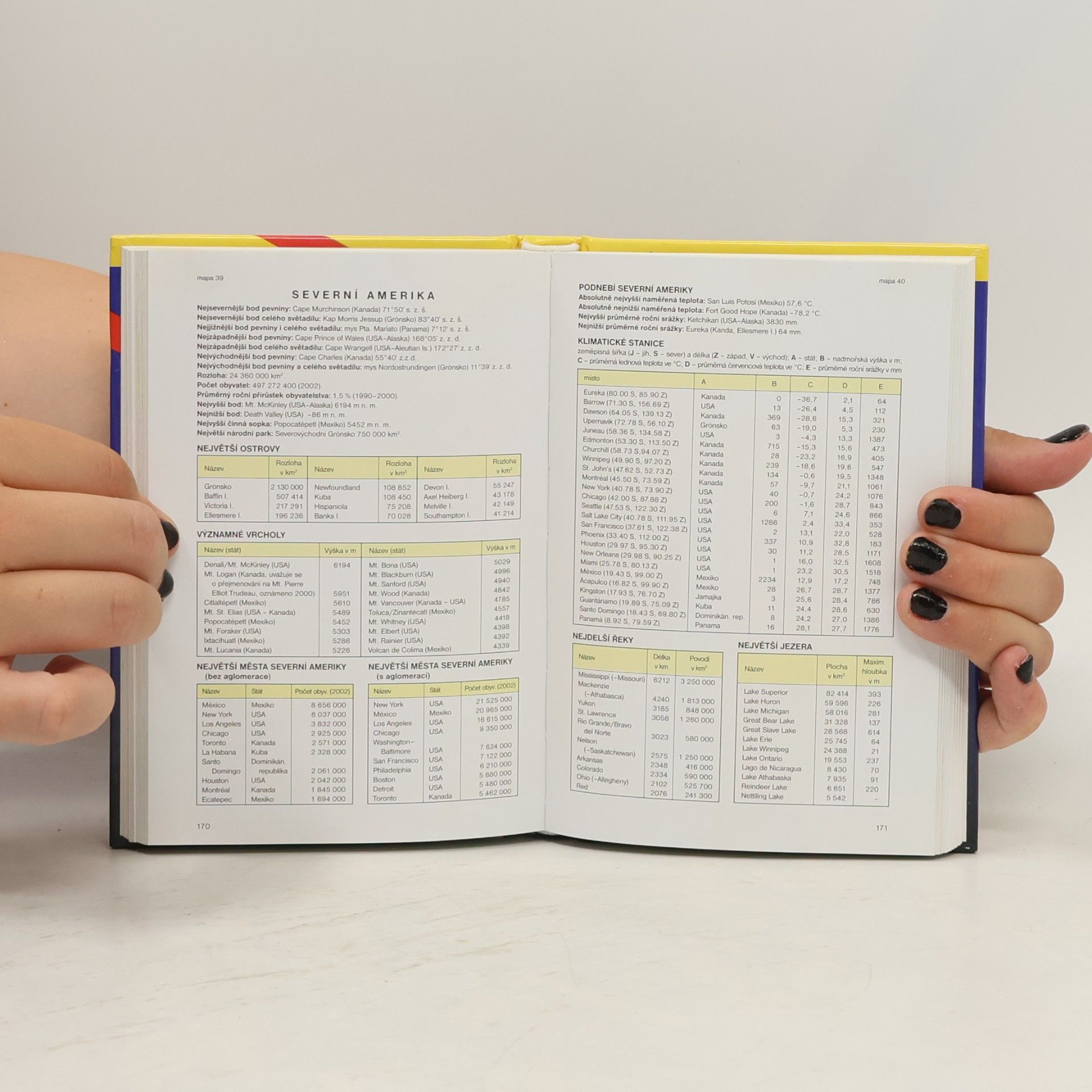 Autorenkollektiv Kapesní atlas světa