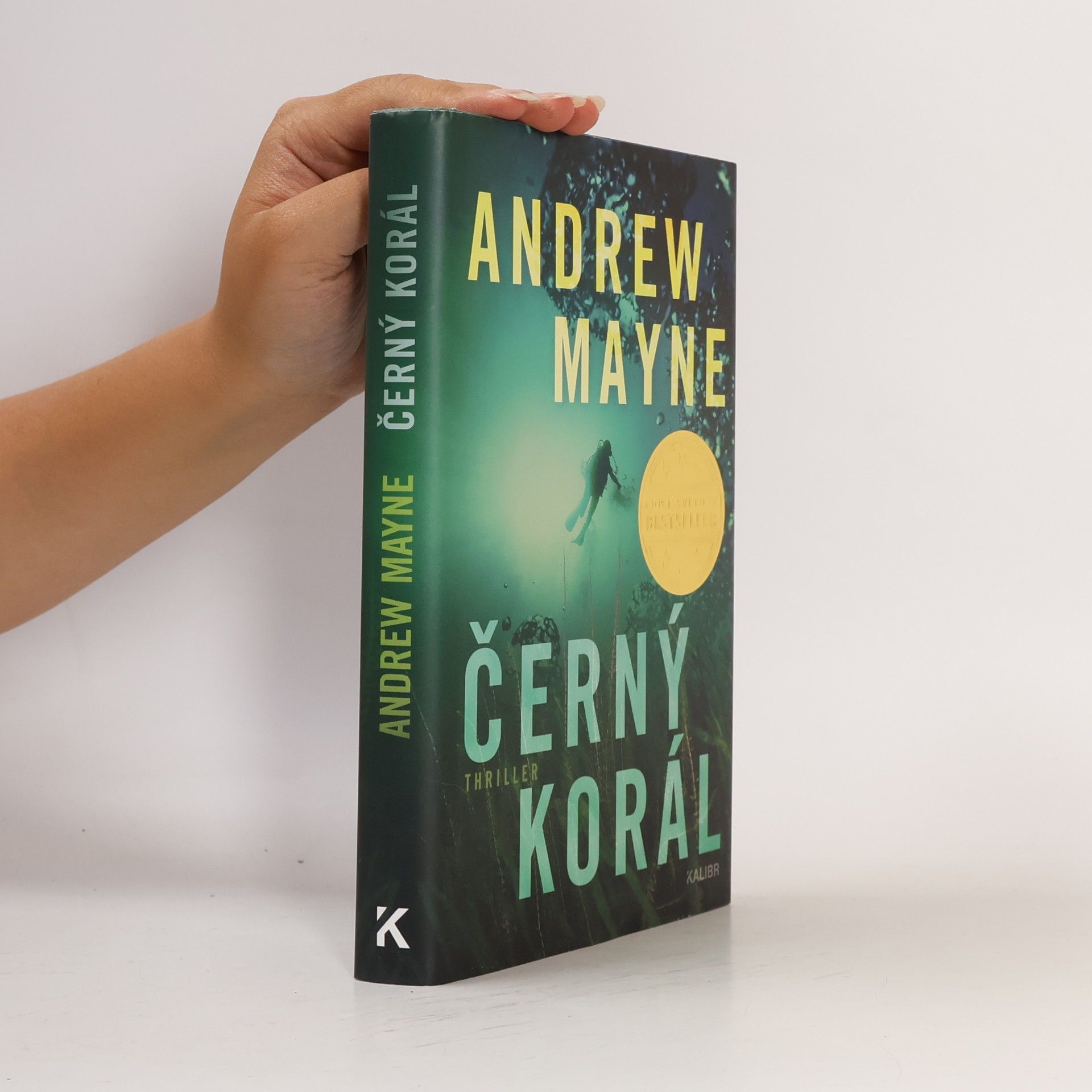 Andrew Mayne Černý korál