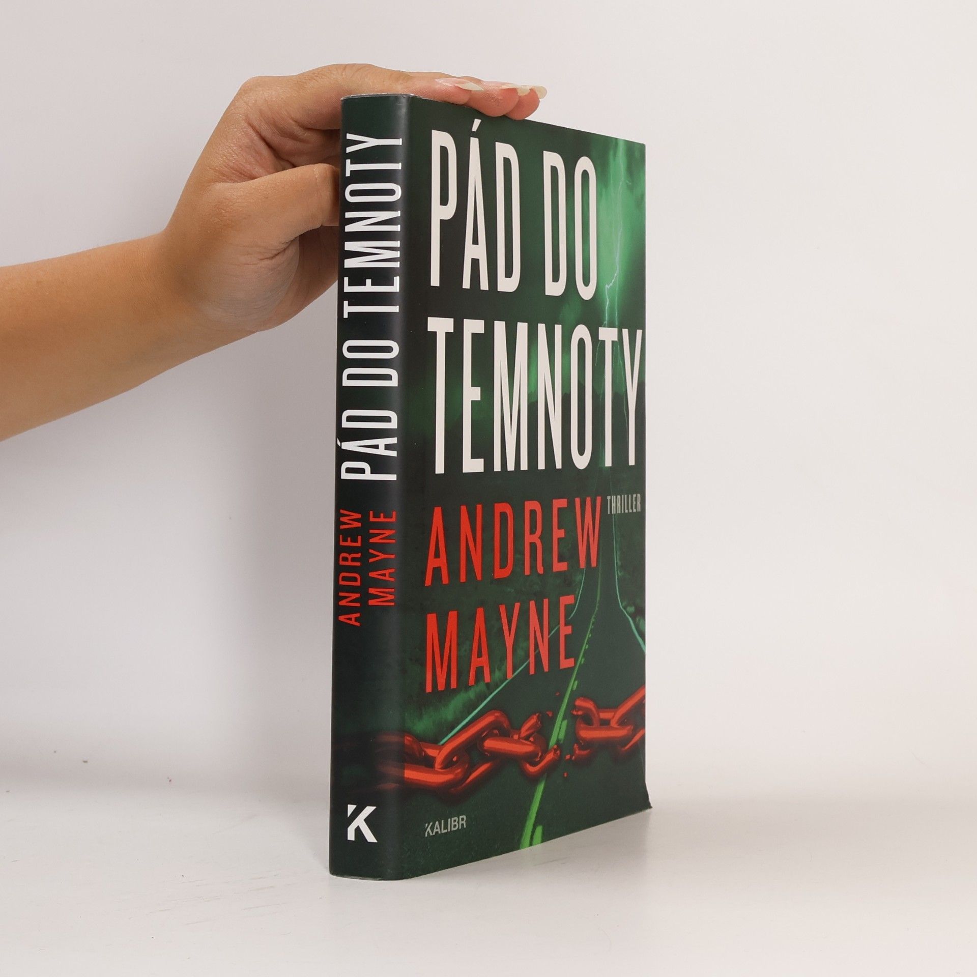 Andrew Mayne Pád do temnoty