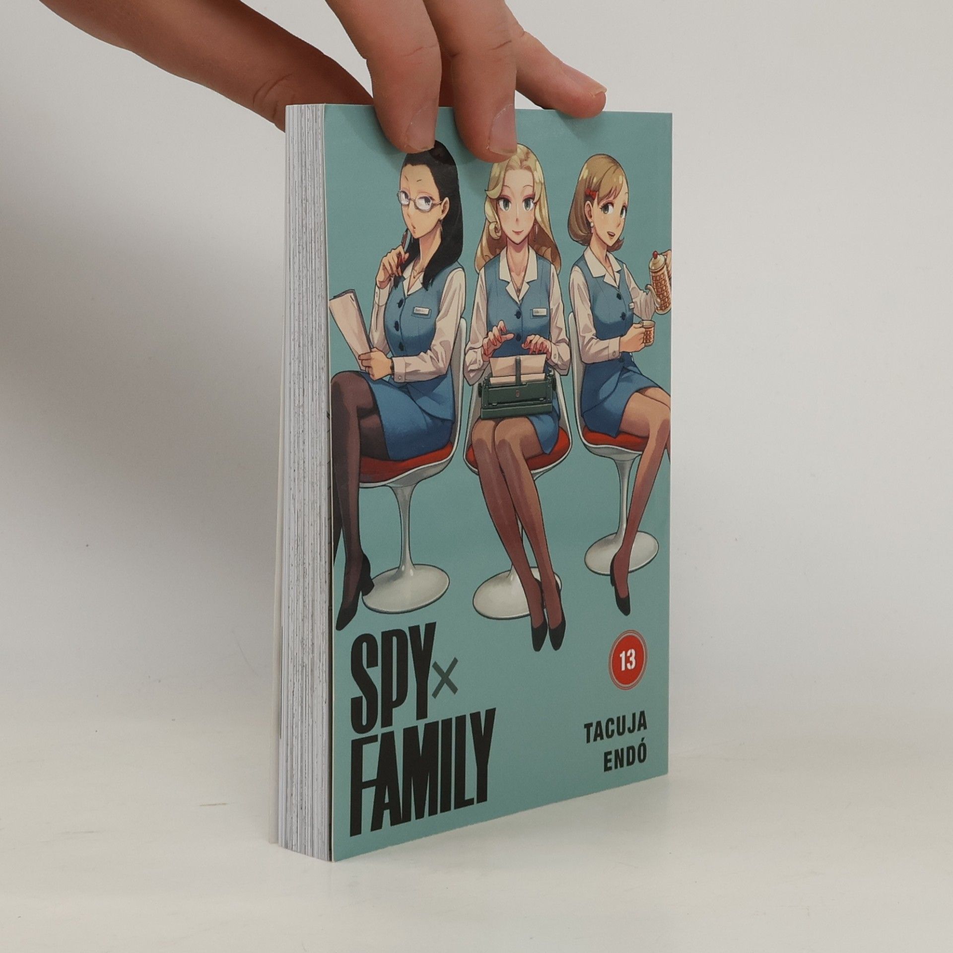 Tacuja Endó Spy x family. 13