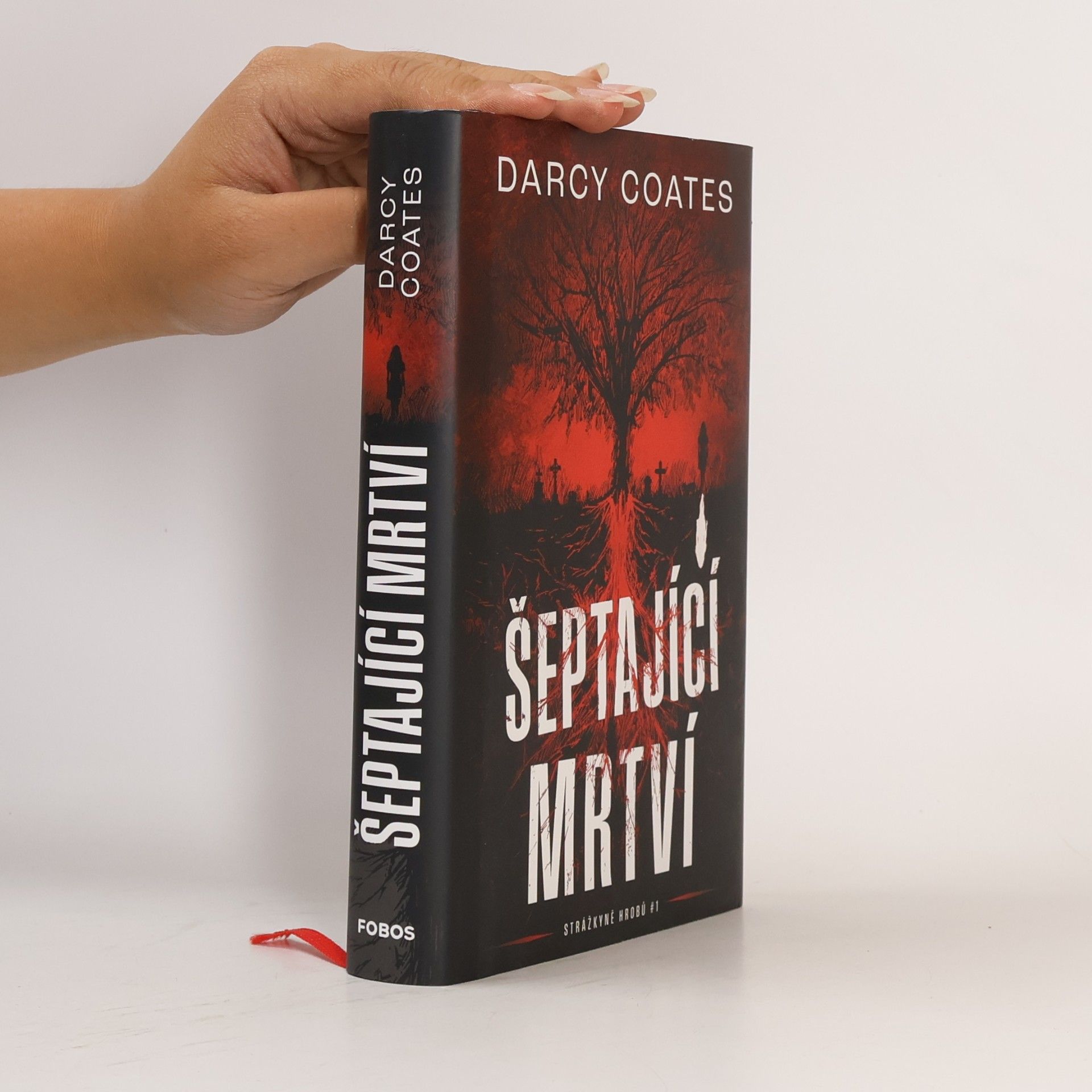Darcy Coates Šeptající mrtví