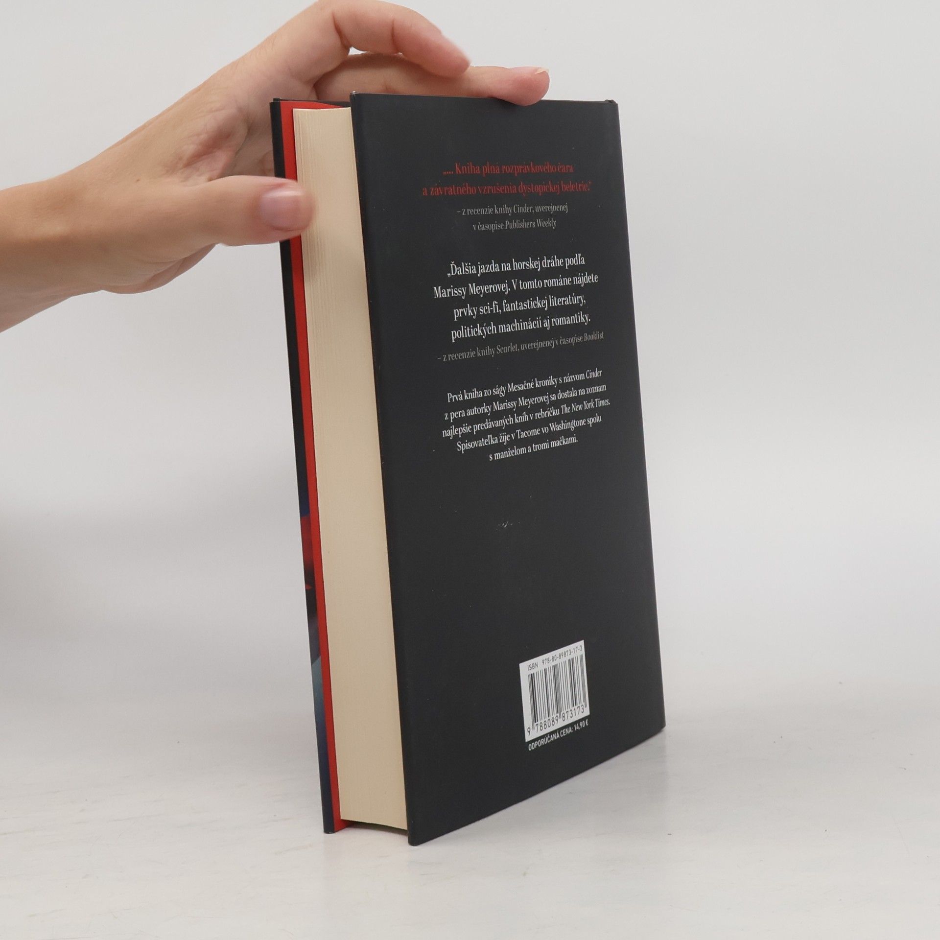 Marissa Meyer Scarlet: Mesačné kroniky