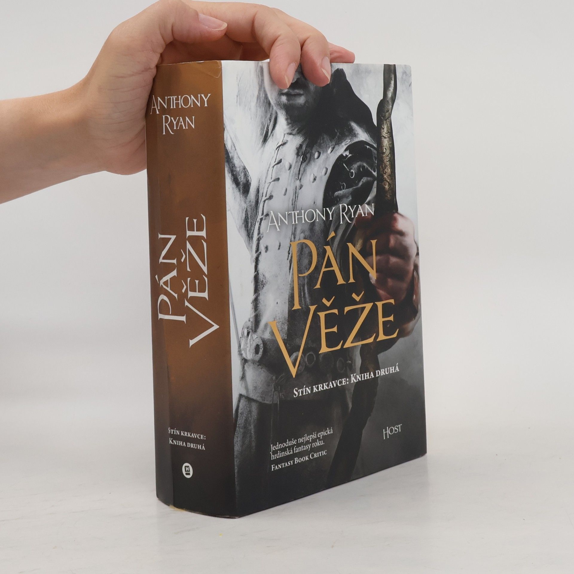 Anthony Ryan Pán věže: stín krkavce. Kniha druhá