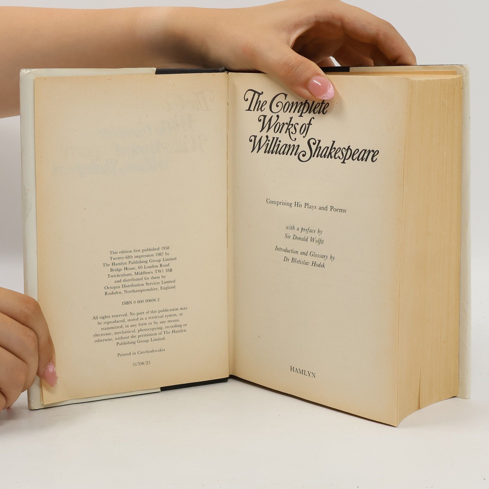 William Shakespeare The complete works of William Shakespeare