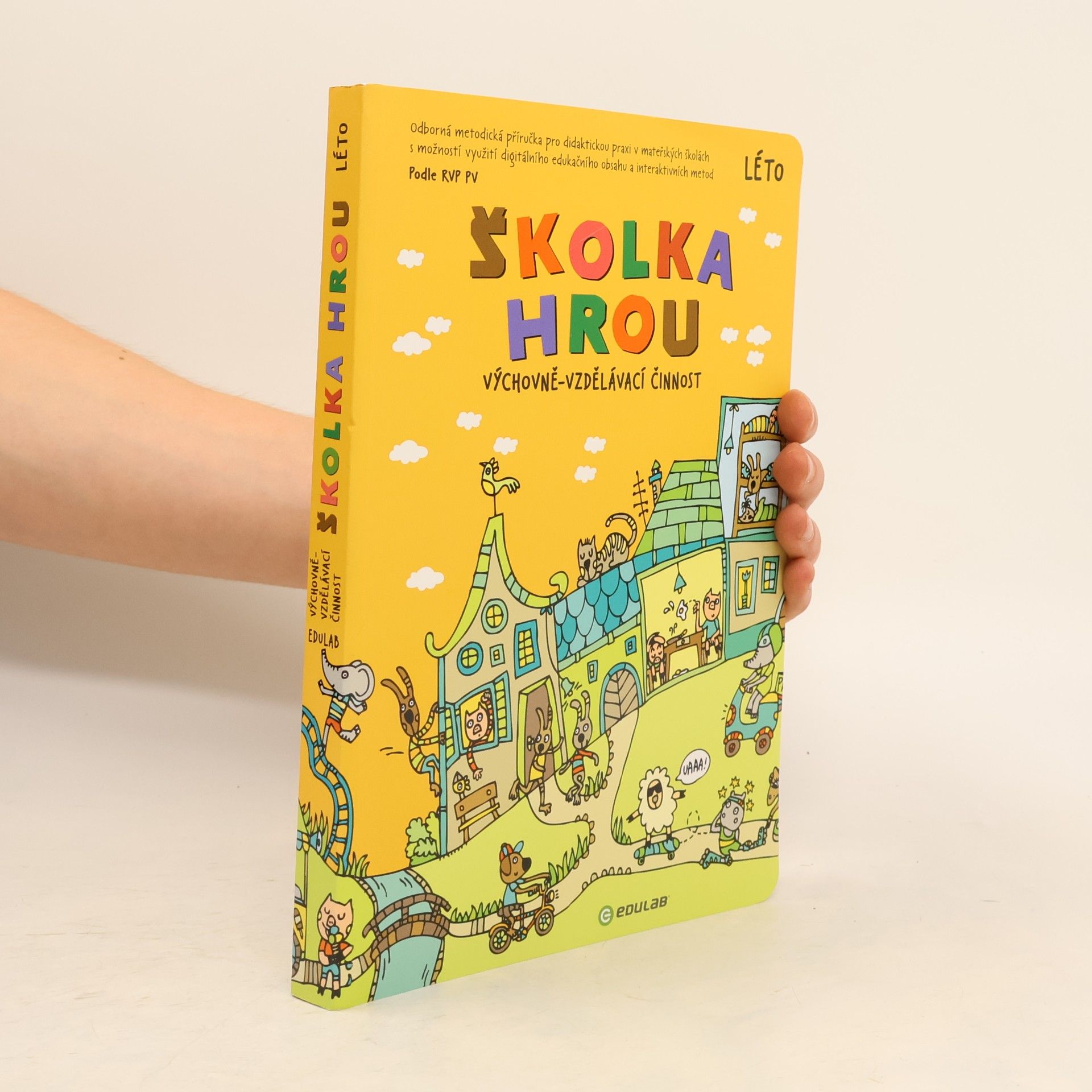 Školka hrou