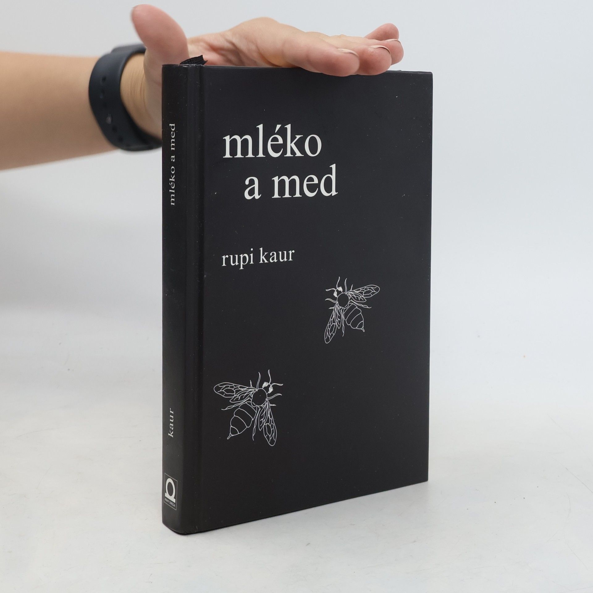 Rupi Kaur Mléko a med