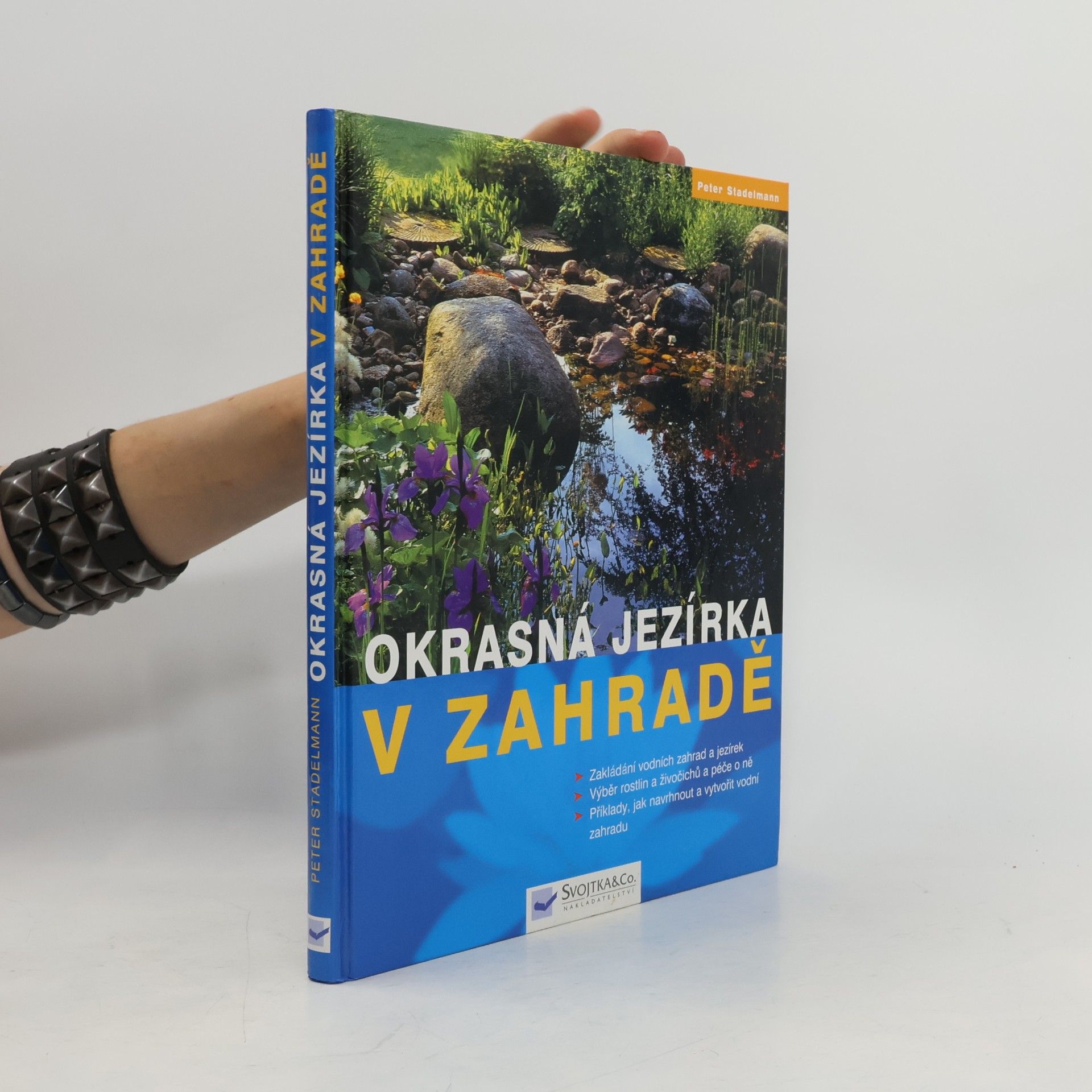 Okrasná jezírka v zahradě