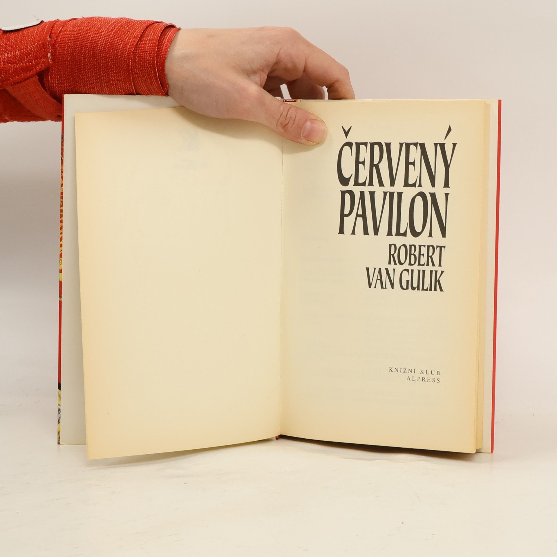 Robert van Gulik Červený pavilon