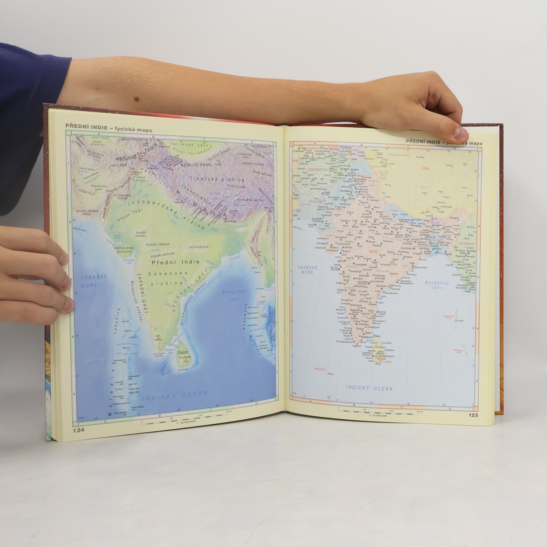 Róbert Čeman Školní atlas světa
