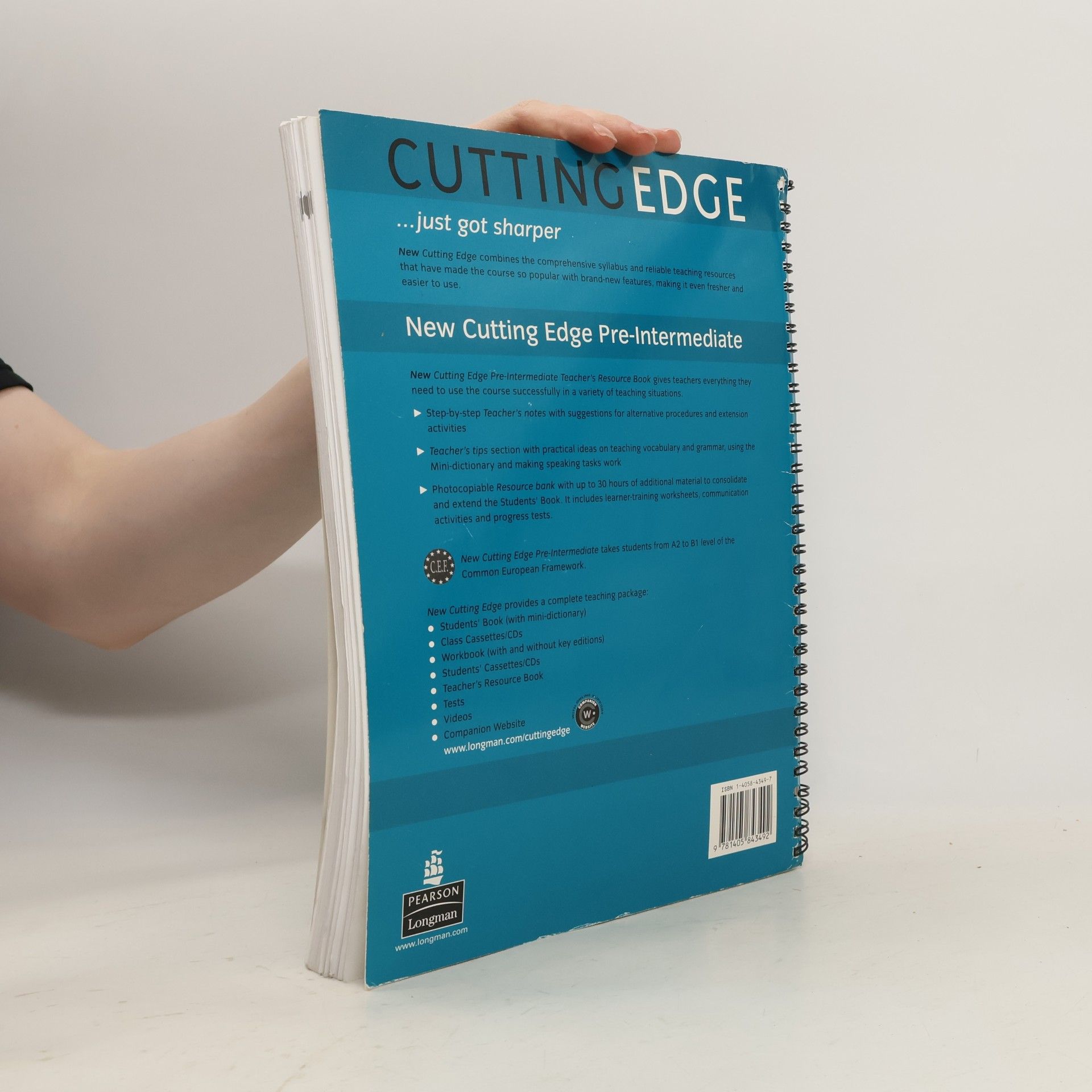 Kolektiv autorů New cutting edge. Pre-intermediate. Teacher's resource book
