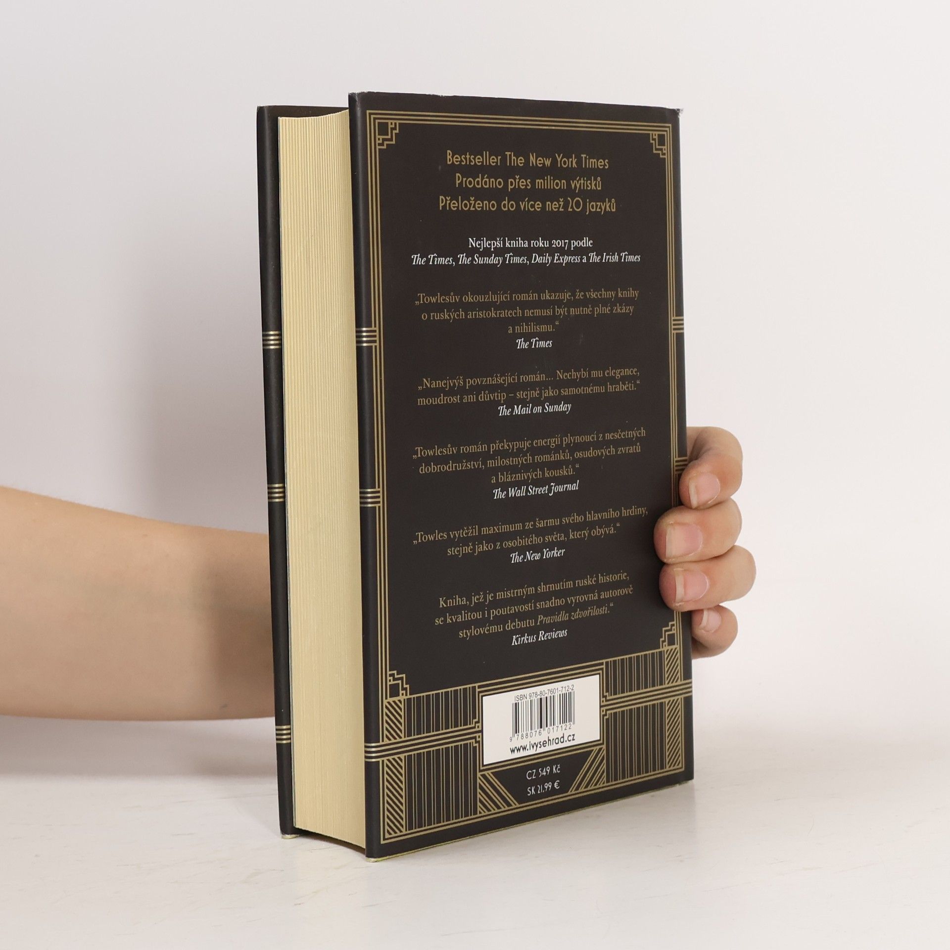 Amor Towles Gentleman v Moskvě