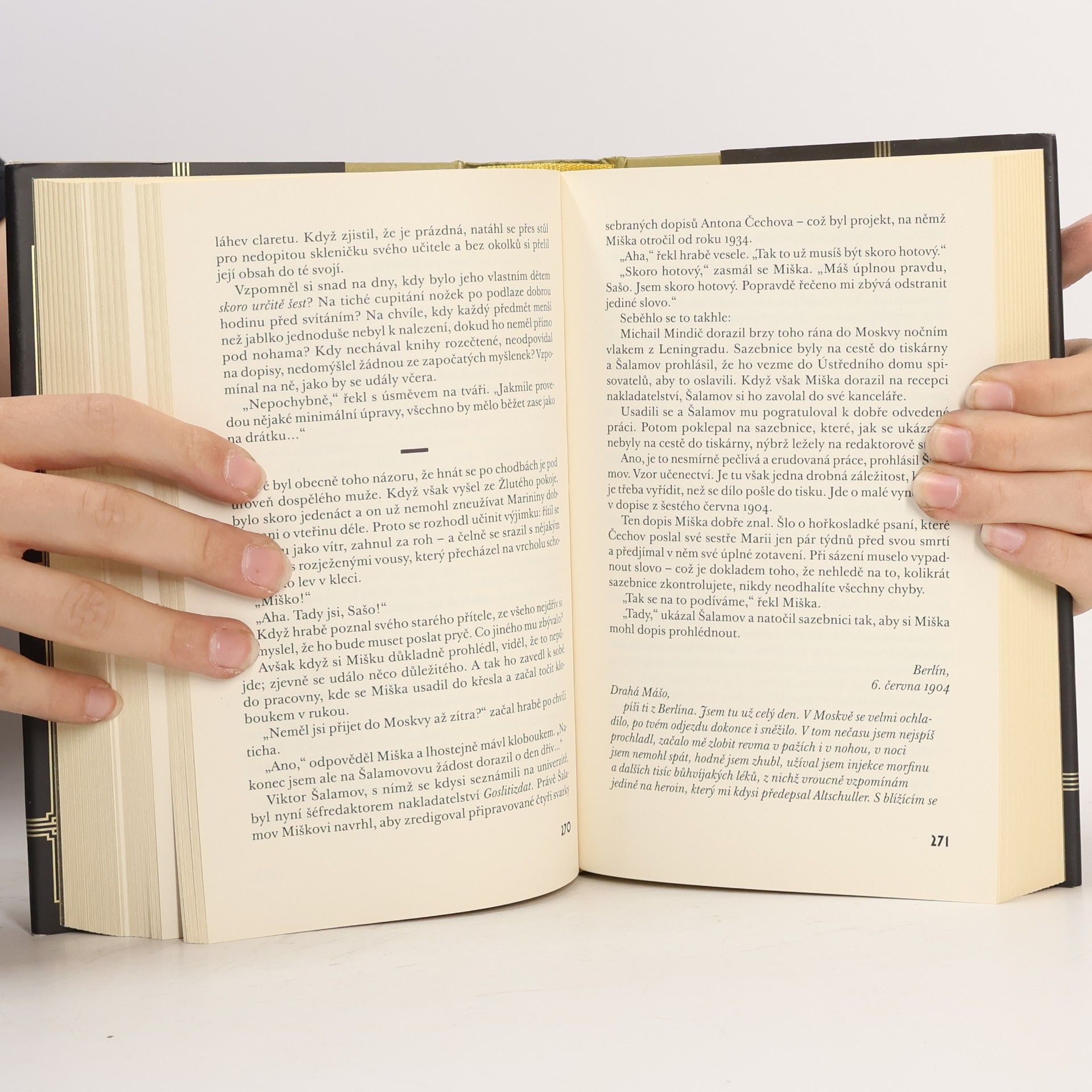 Amor Towles Gentleman v Moskvě