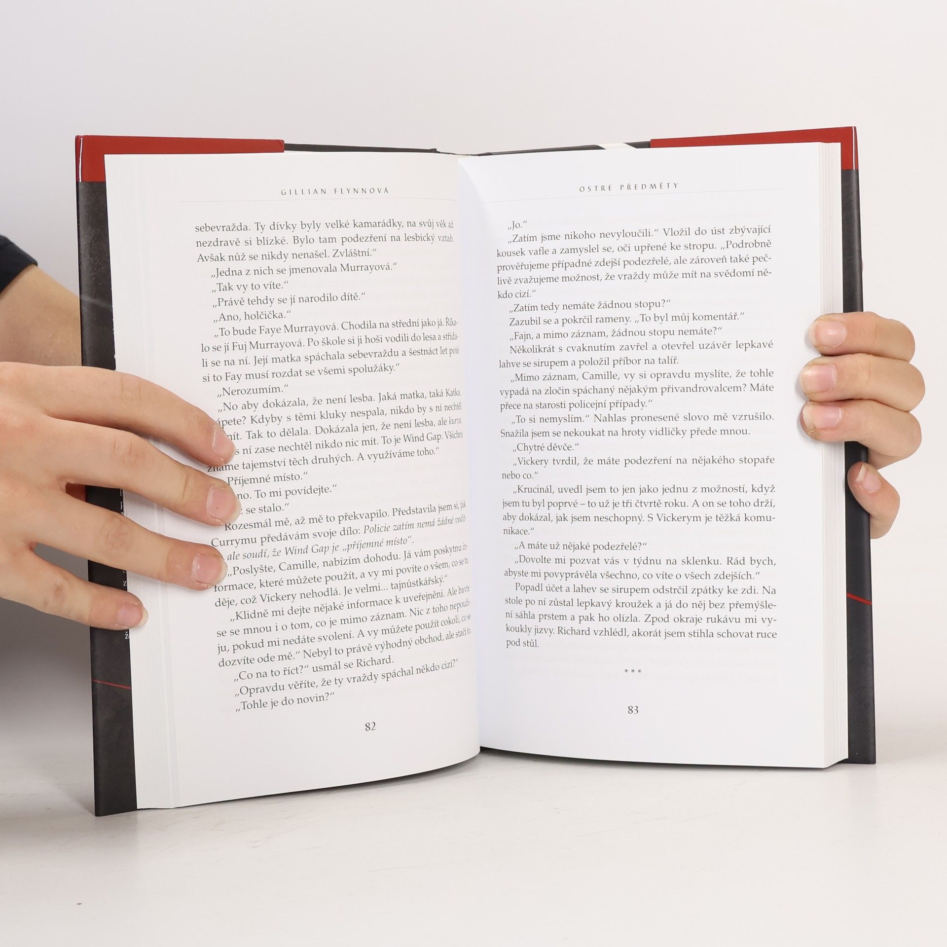 Gillian Flynn Ostré předměty