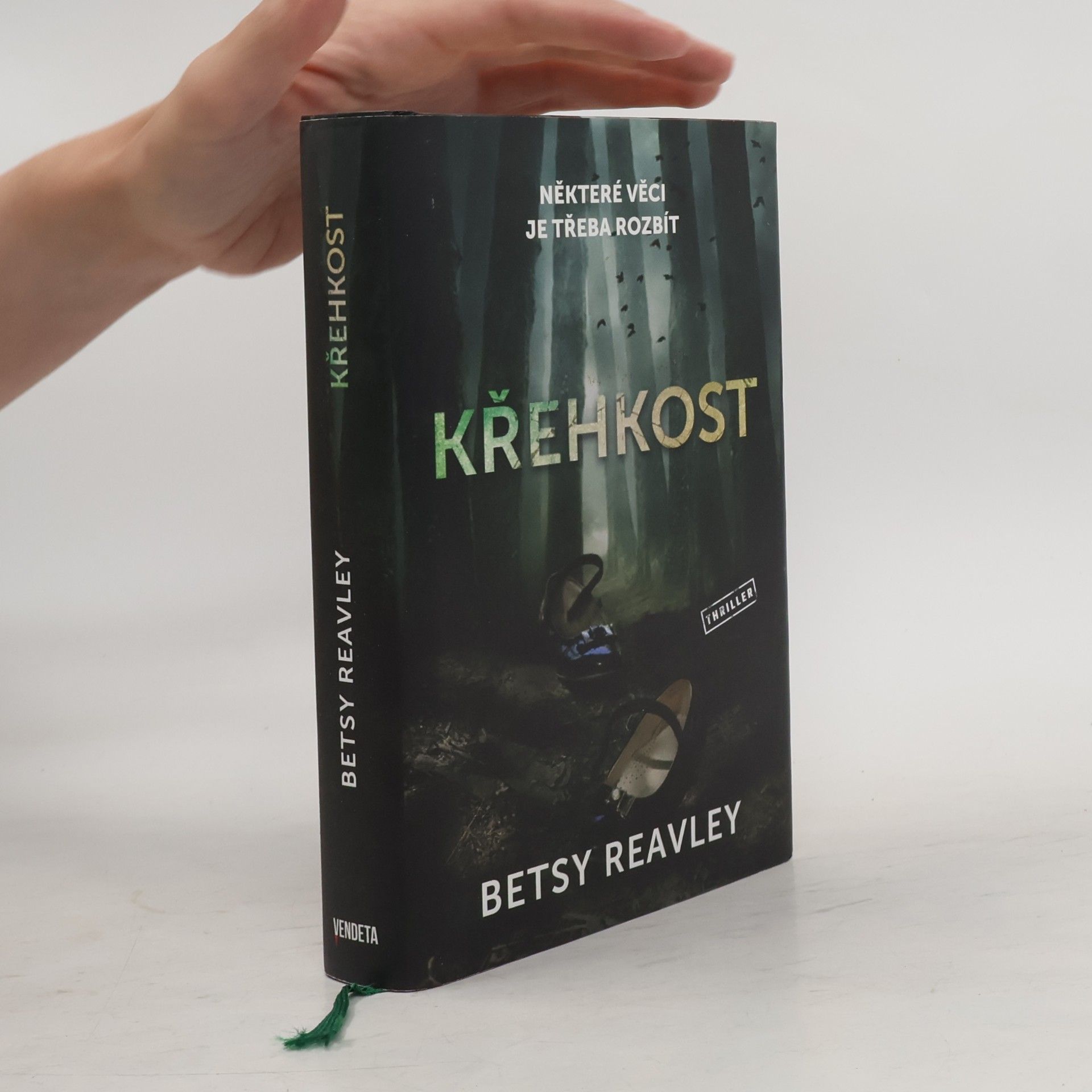 Betsy Reavley Křehkost