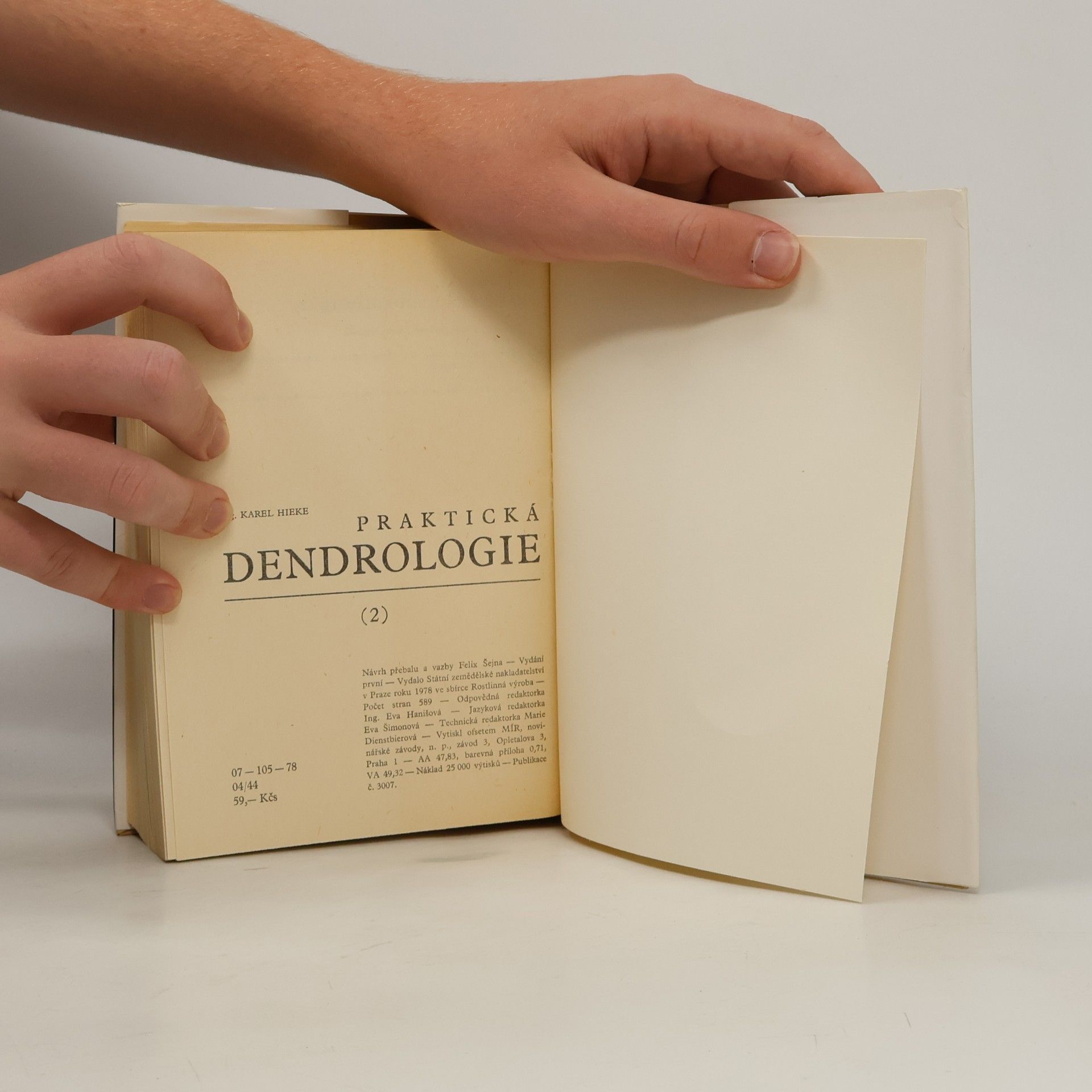 Karel Hieke Praktická dendrologie 2