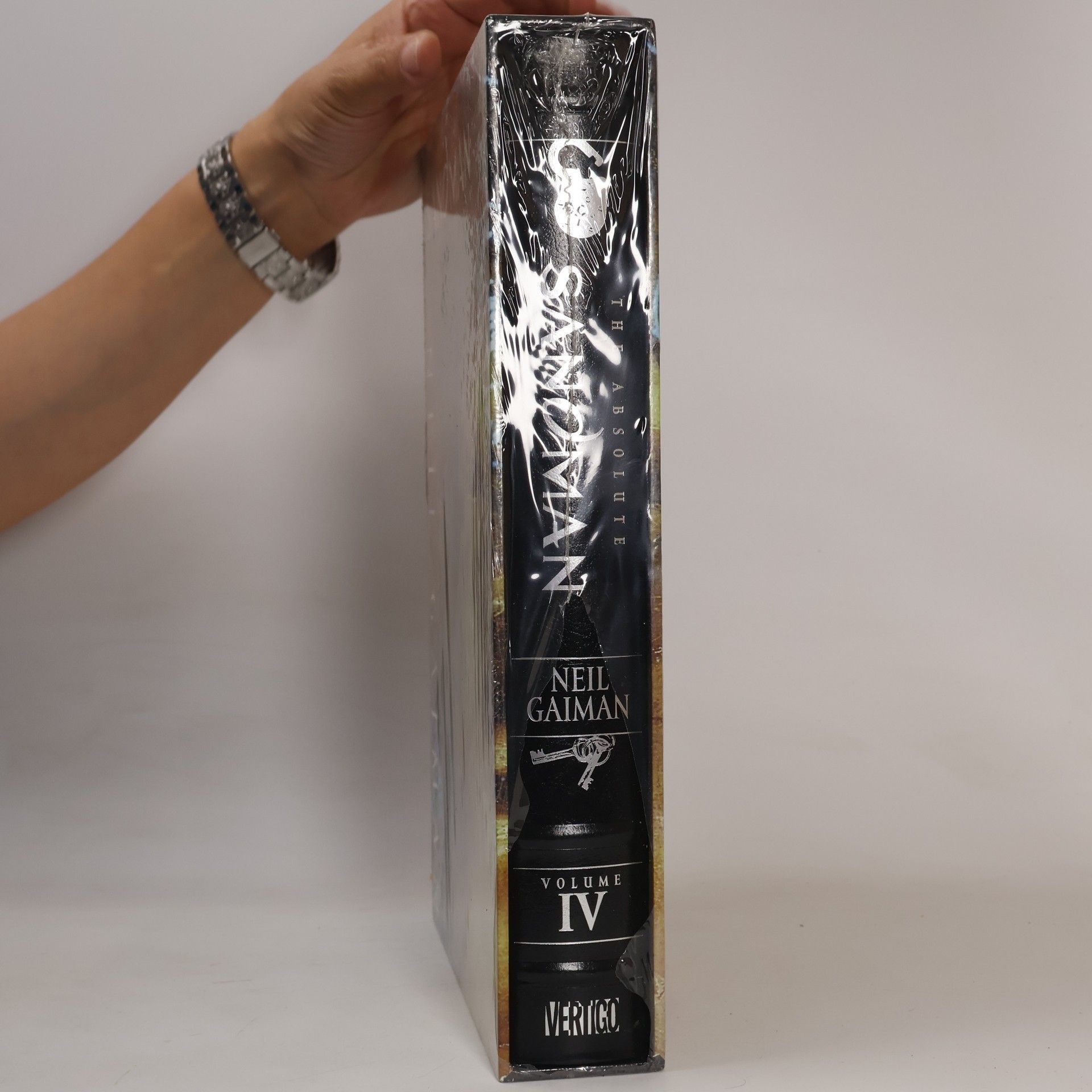 Neil Gaiman The Absolute Sandman. Volume Four