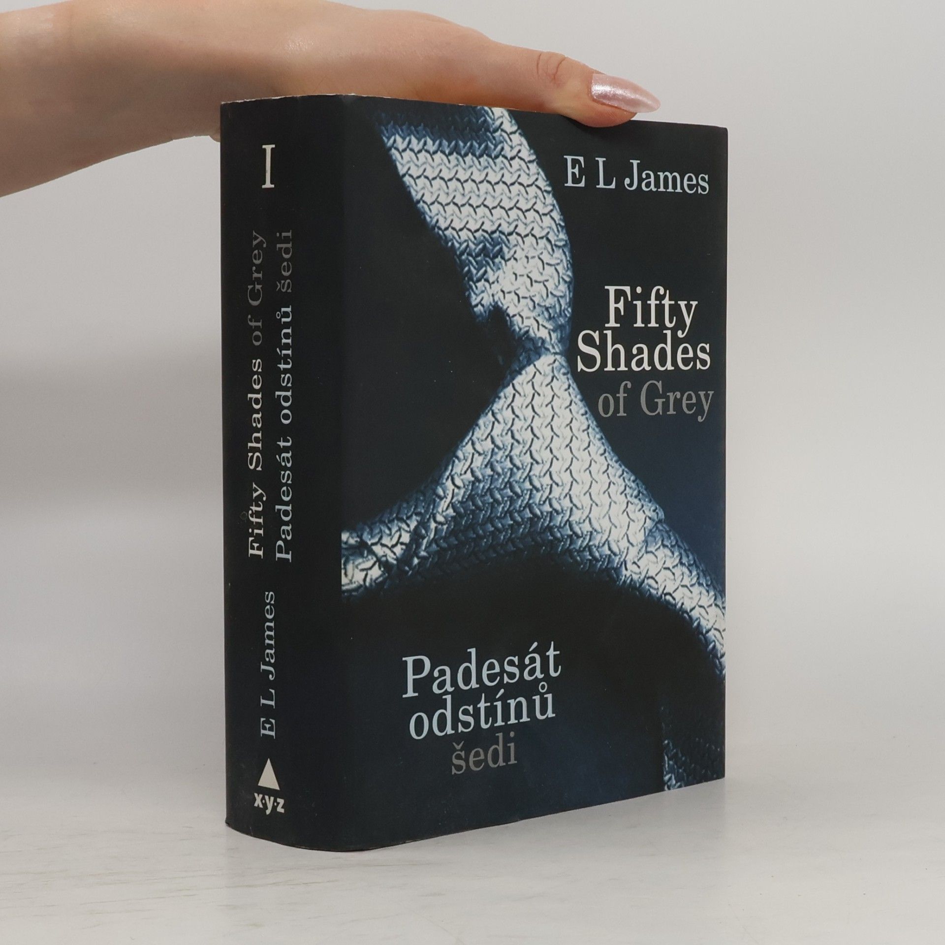 E. L. James Padesát odstínů šedi
