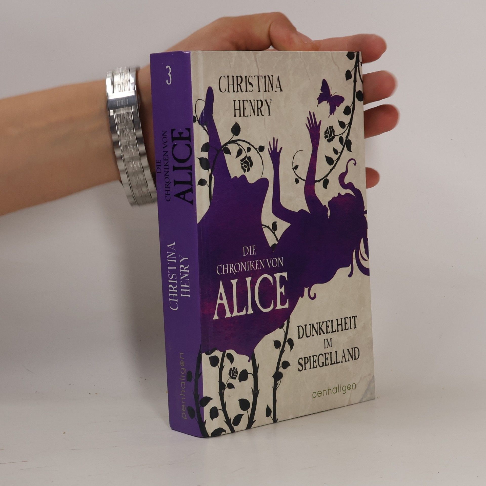 Christina Henry Die Chroniken von Alice. Dunkelheit im Spiegelland